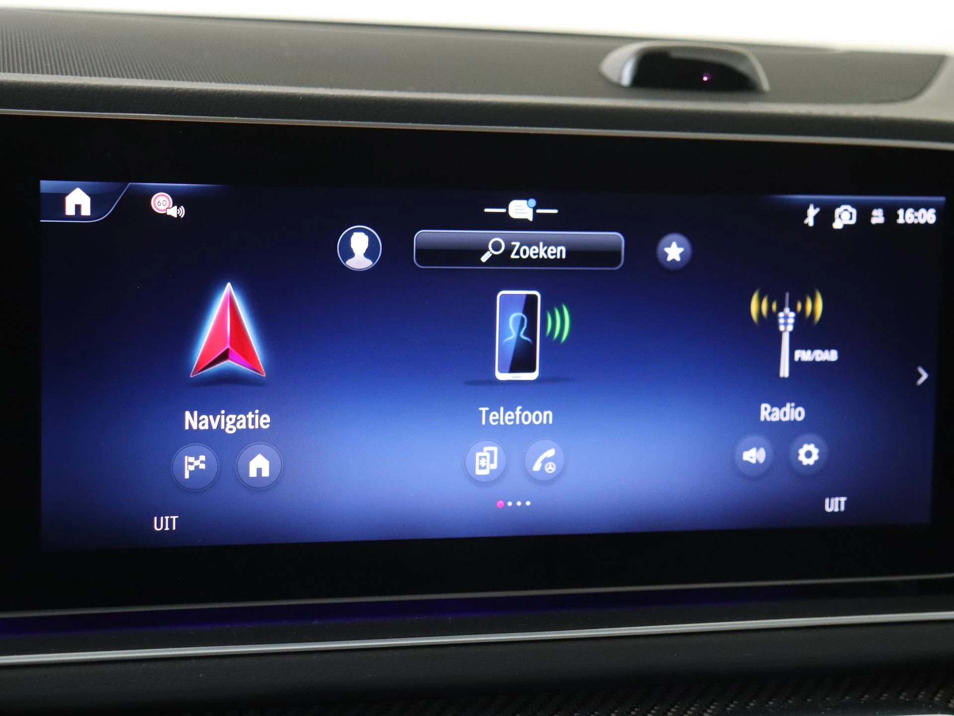 Mercedes-Benz-GLS-image-16