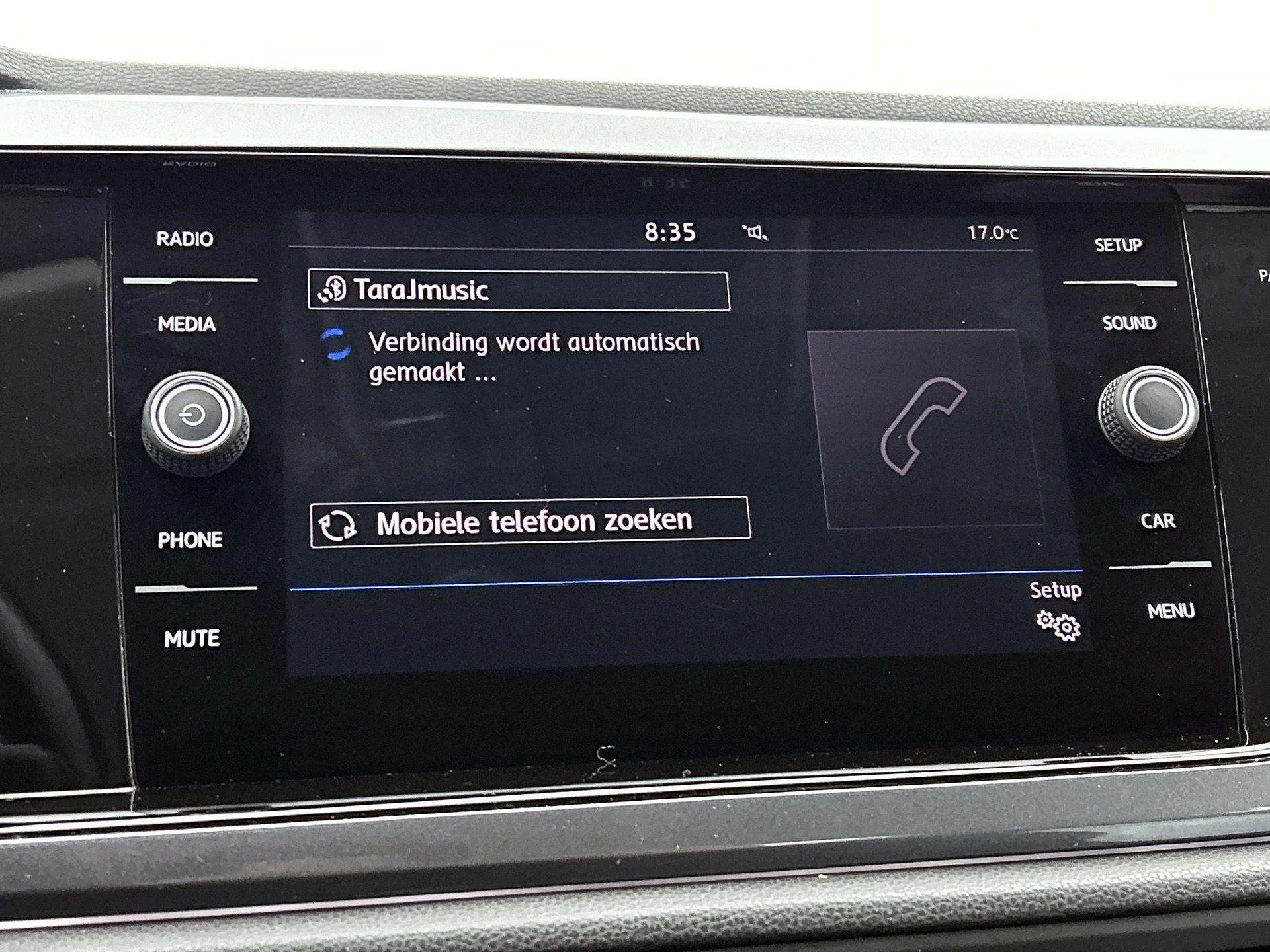 Volkswagen-Polo-image-12