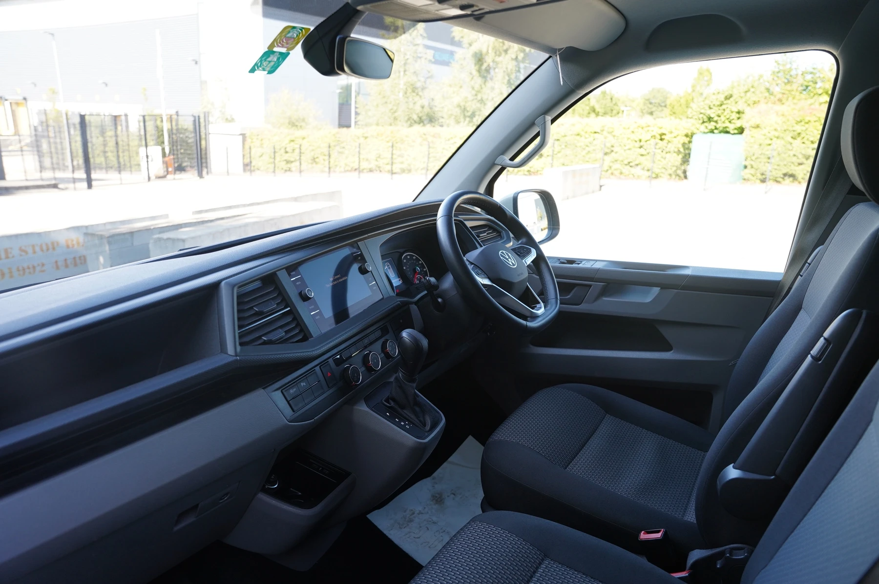 Volkswagen-Transporter-image-1
