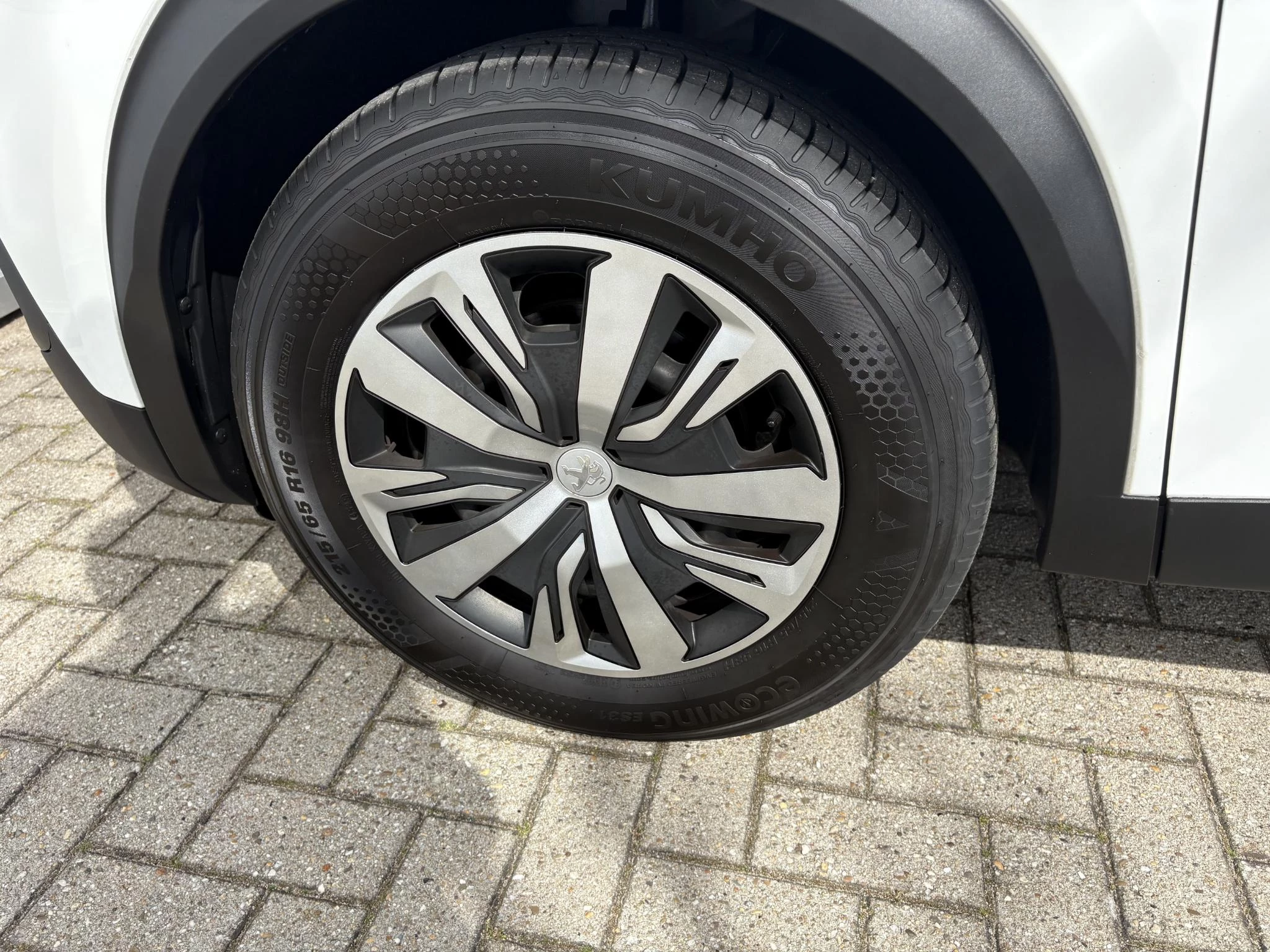Peugeot-2008-image-19
