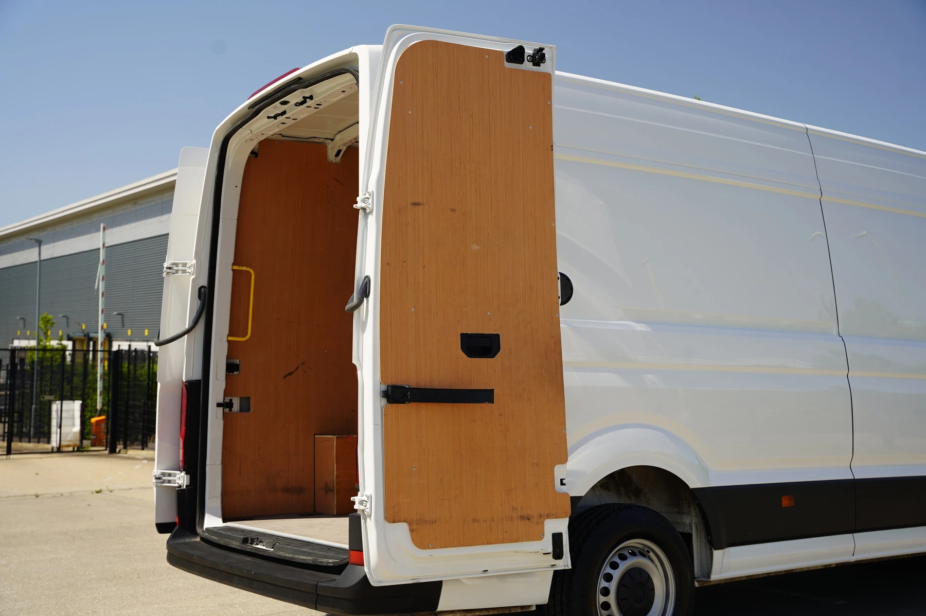 Volkswagen-Crafter-image-31
