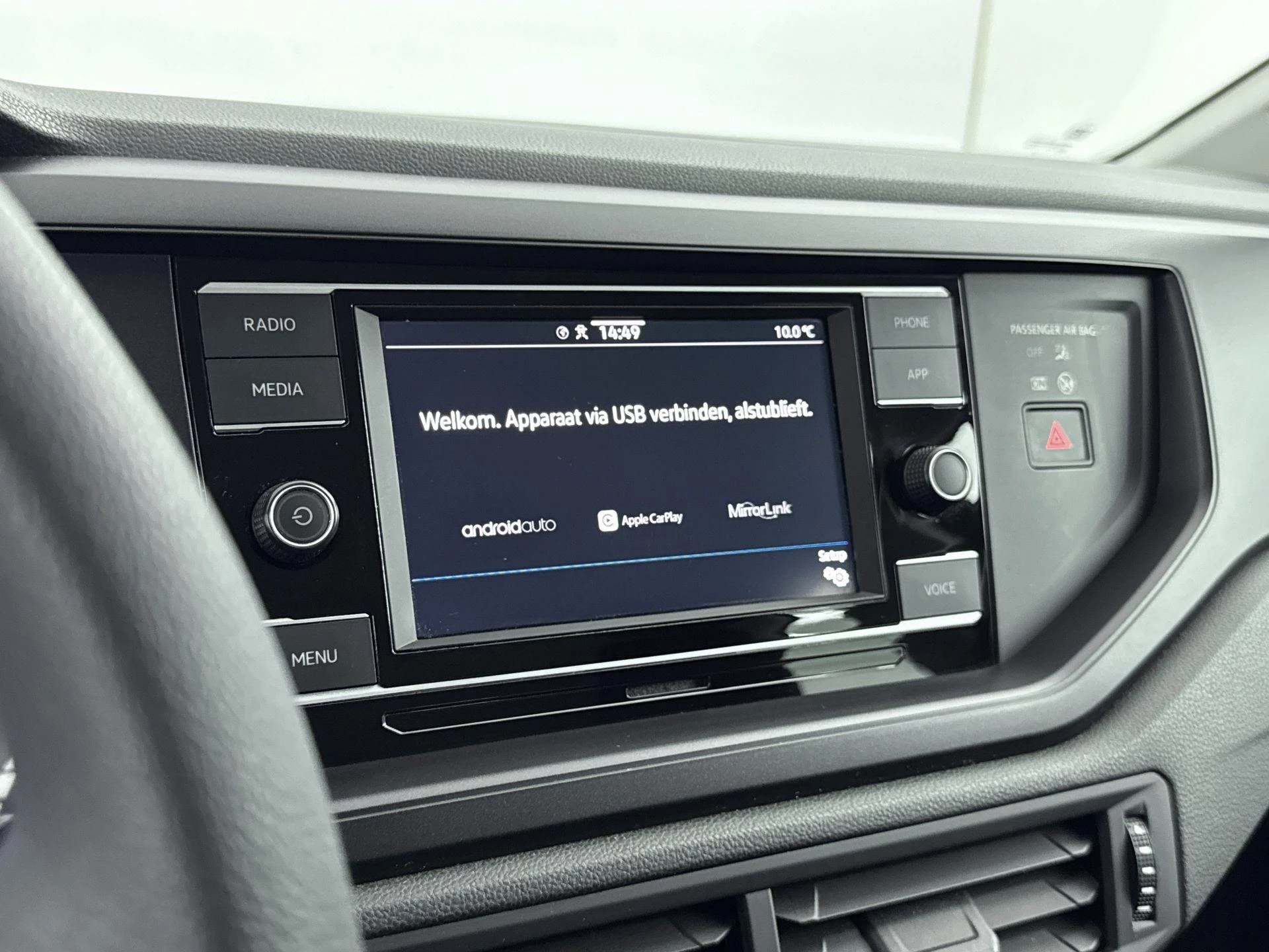 Volkswagen-Polo-image-10