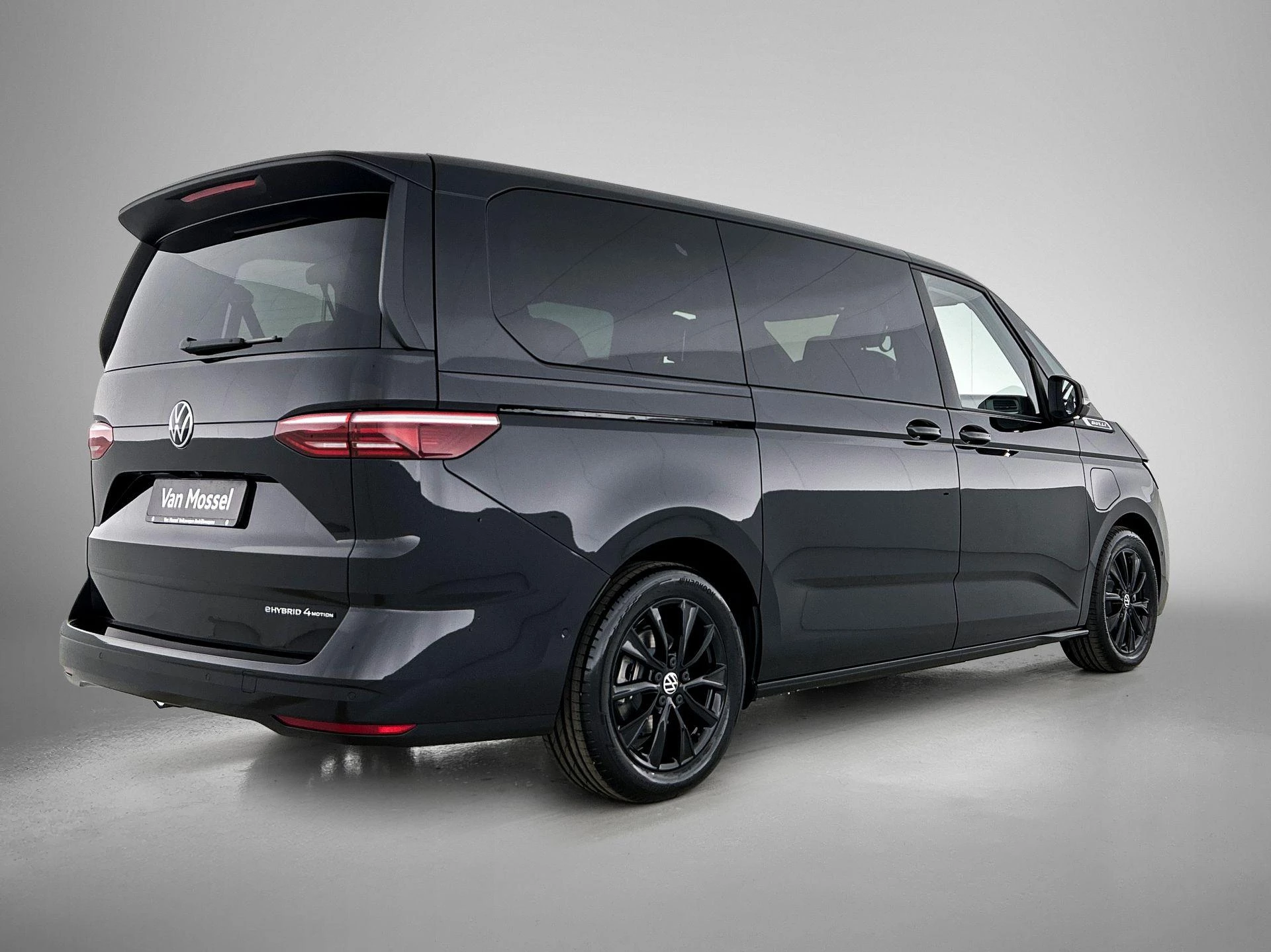 Volkswagen-Multivan-image-3