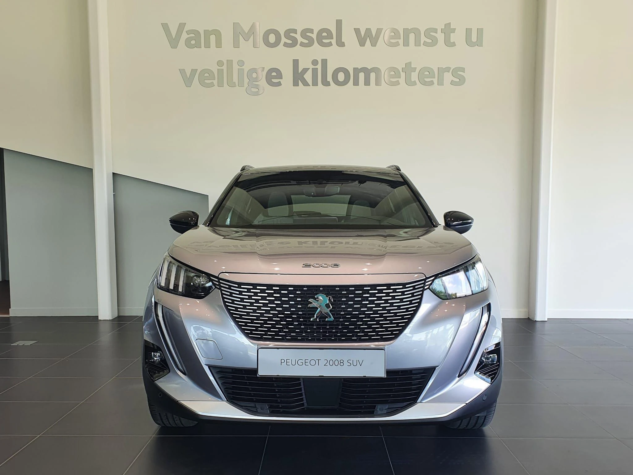 Peugeot-e-2008-image-1