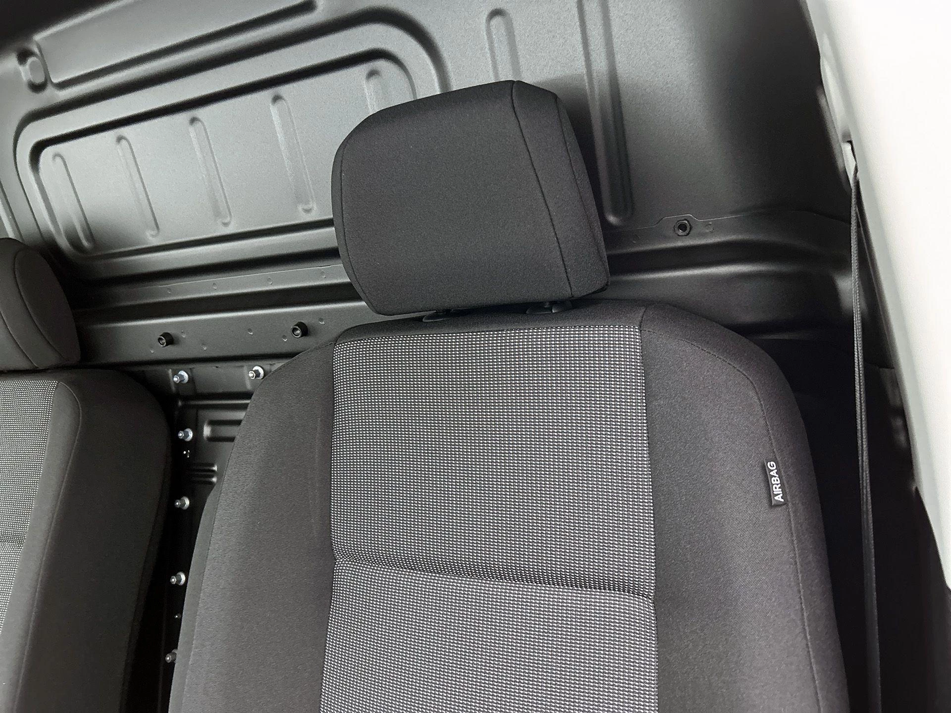 Opel-Combo-e-image-18