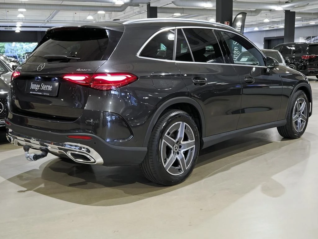 Mercedes-Benz-GLC 300 d-image-5