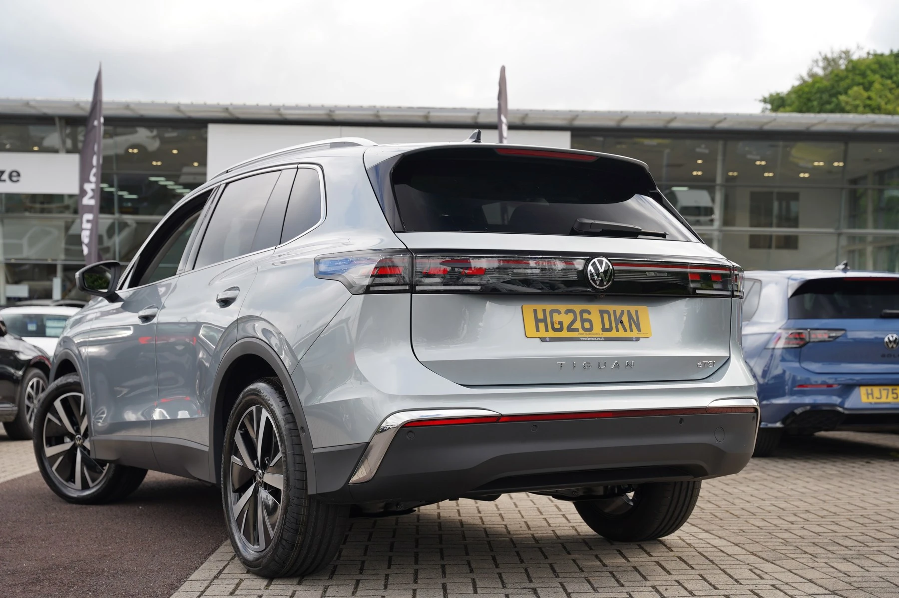 Volkswagen-Tiguan-image-2