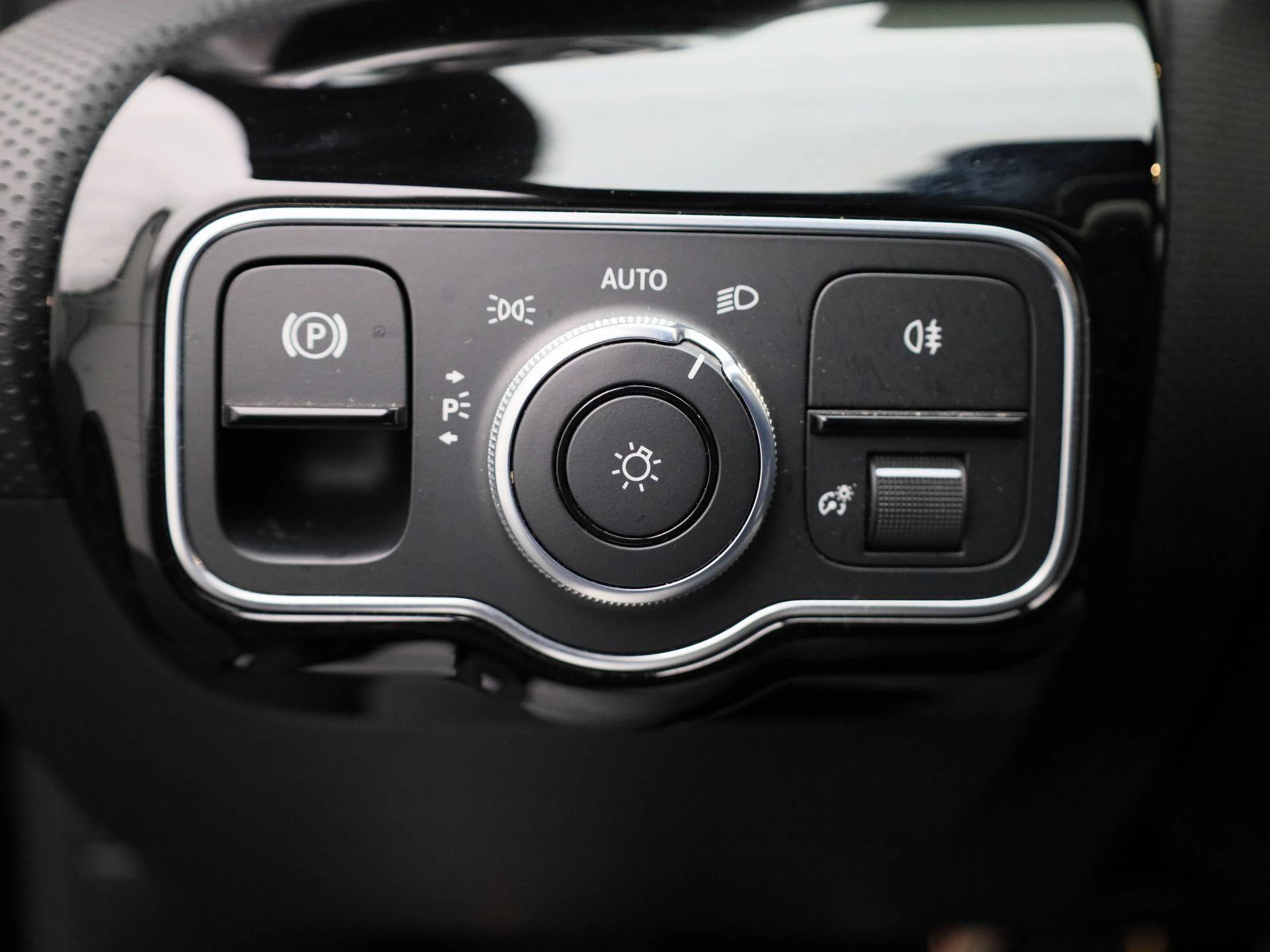Mercedes-Benz A-Klasse 180 Aut. AMG Business Solution