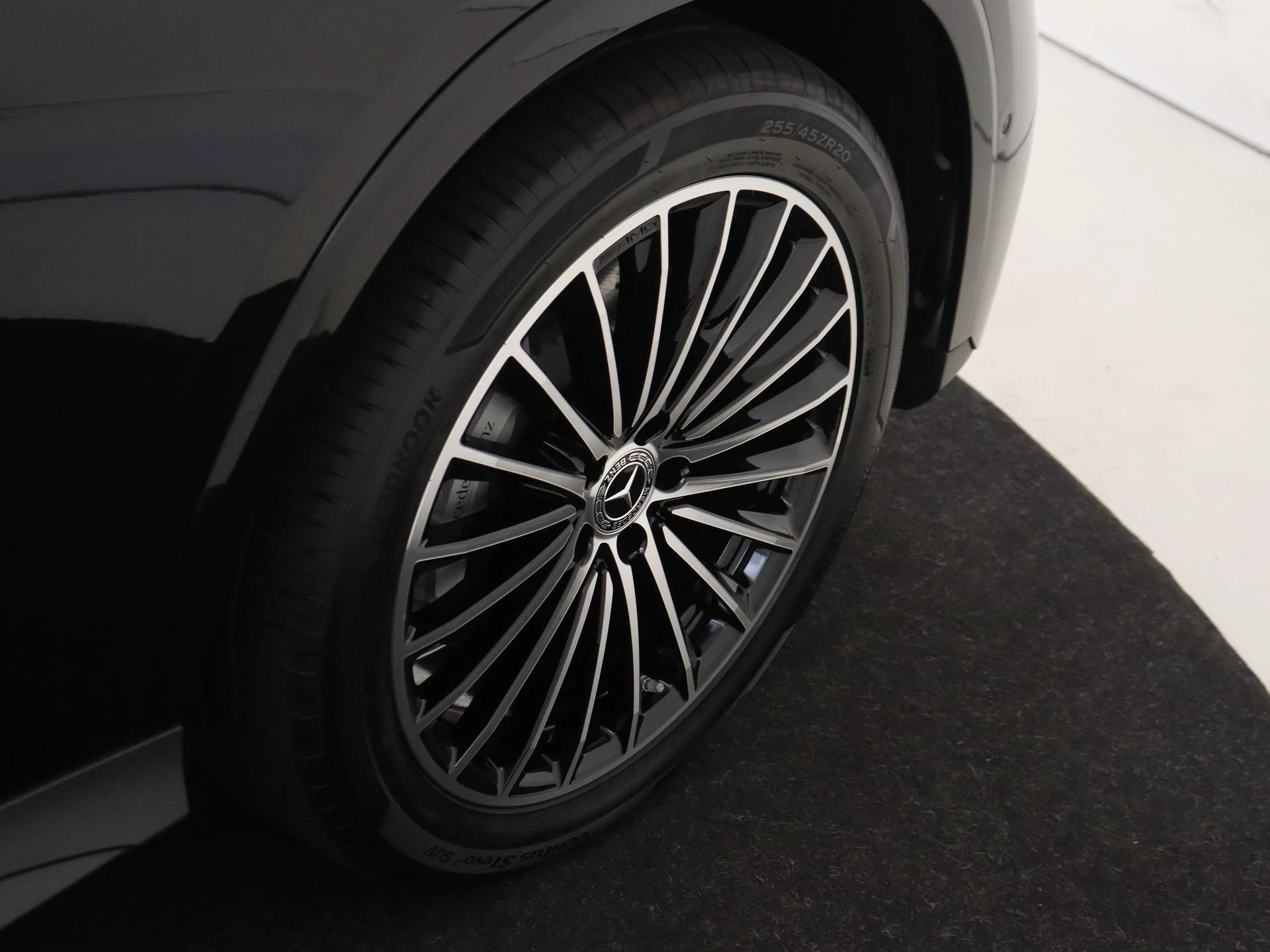 Mercedes-Benz-GLC-image-4