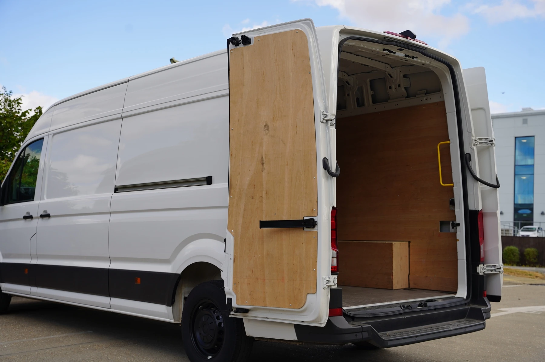 Volkswagen-Crafter-image-28