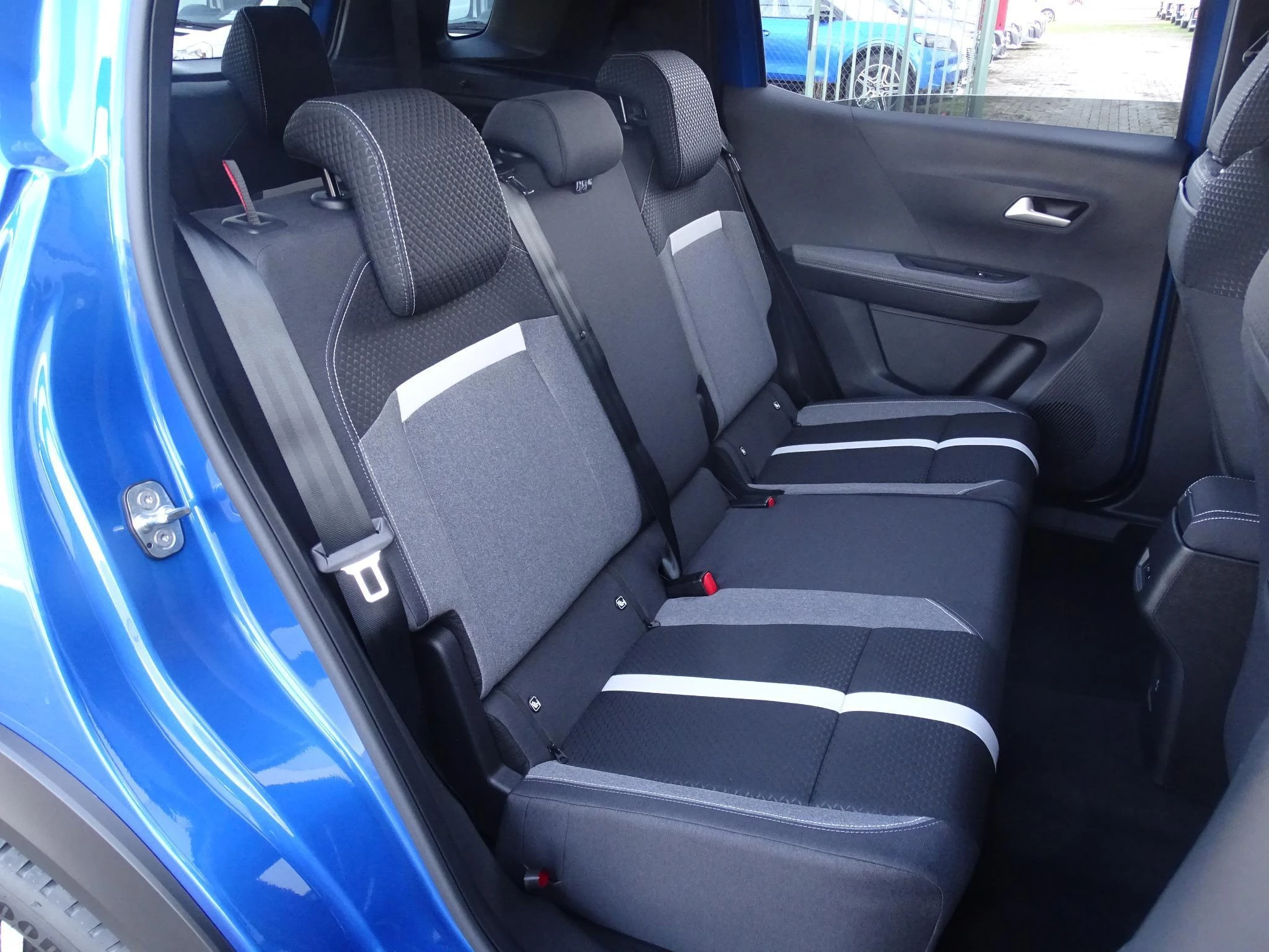 Opel-Frontera-image-10