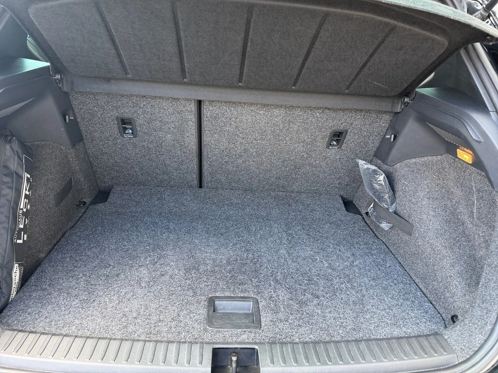 SEAT-Arona-image-12