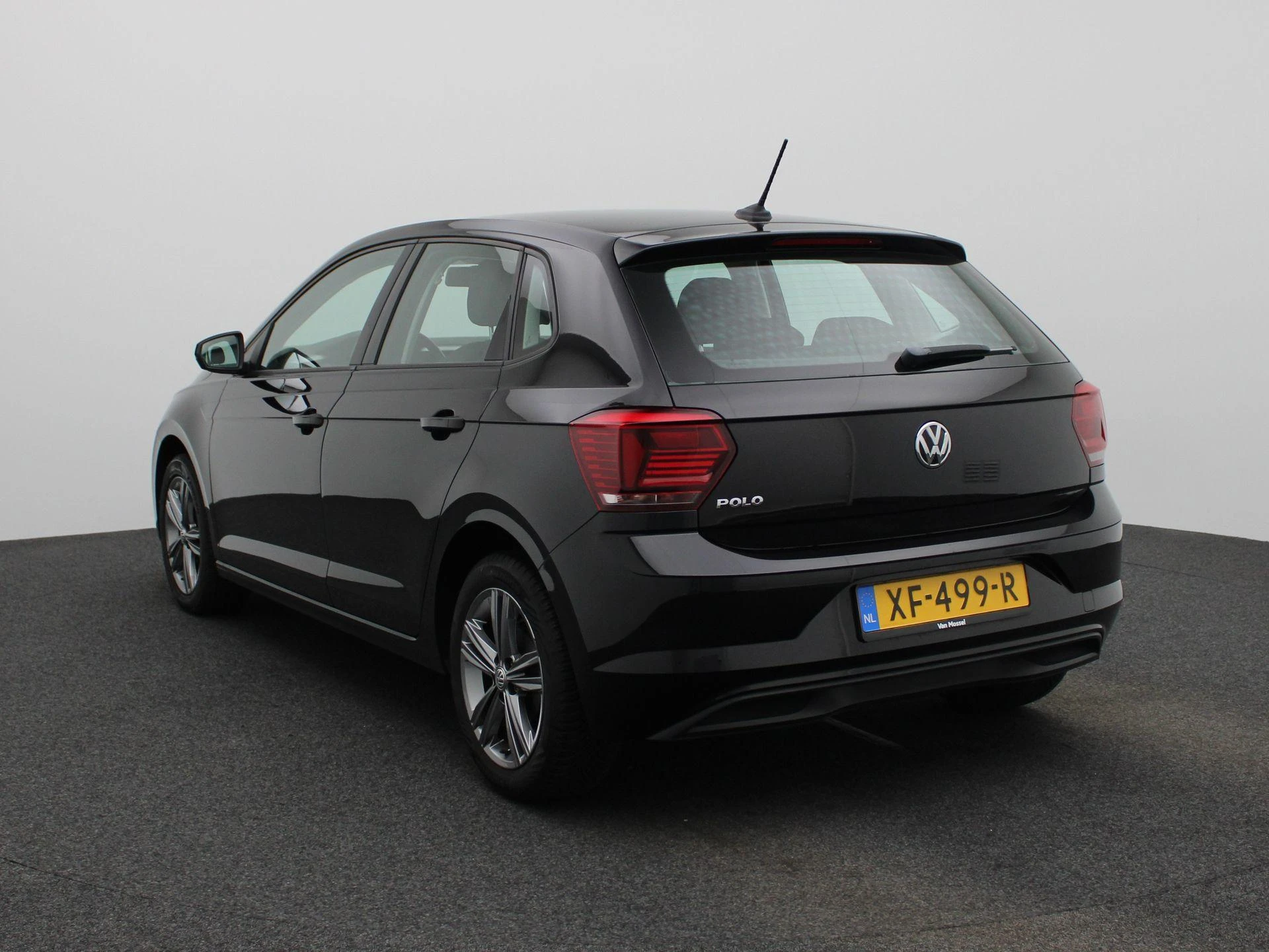 Volkswagen-Polo-image-1