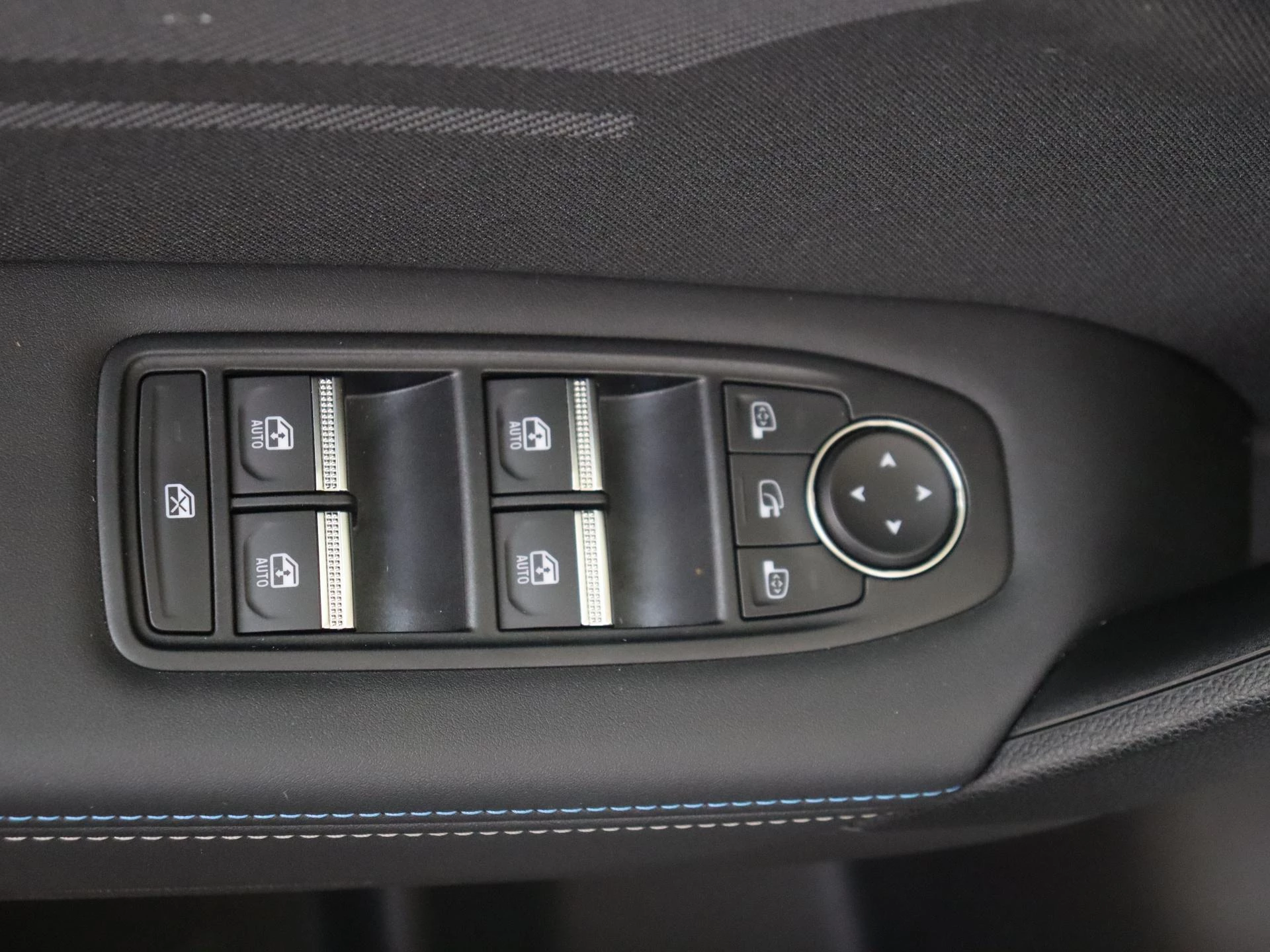 Renault-Captur-image-23