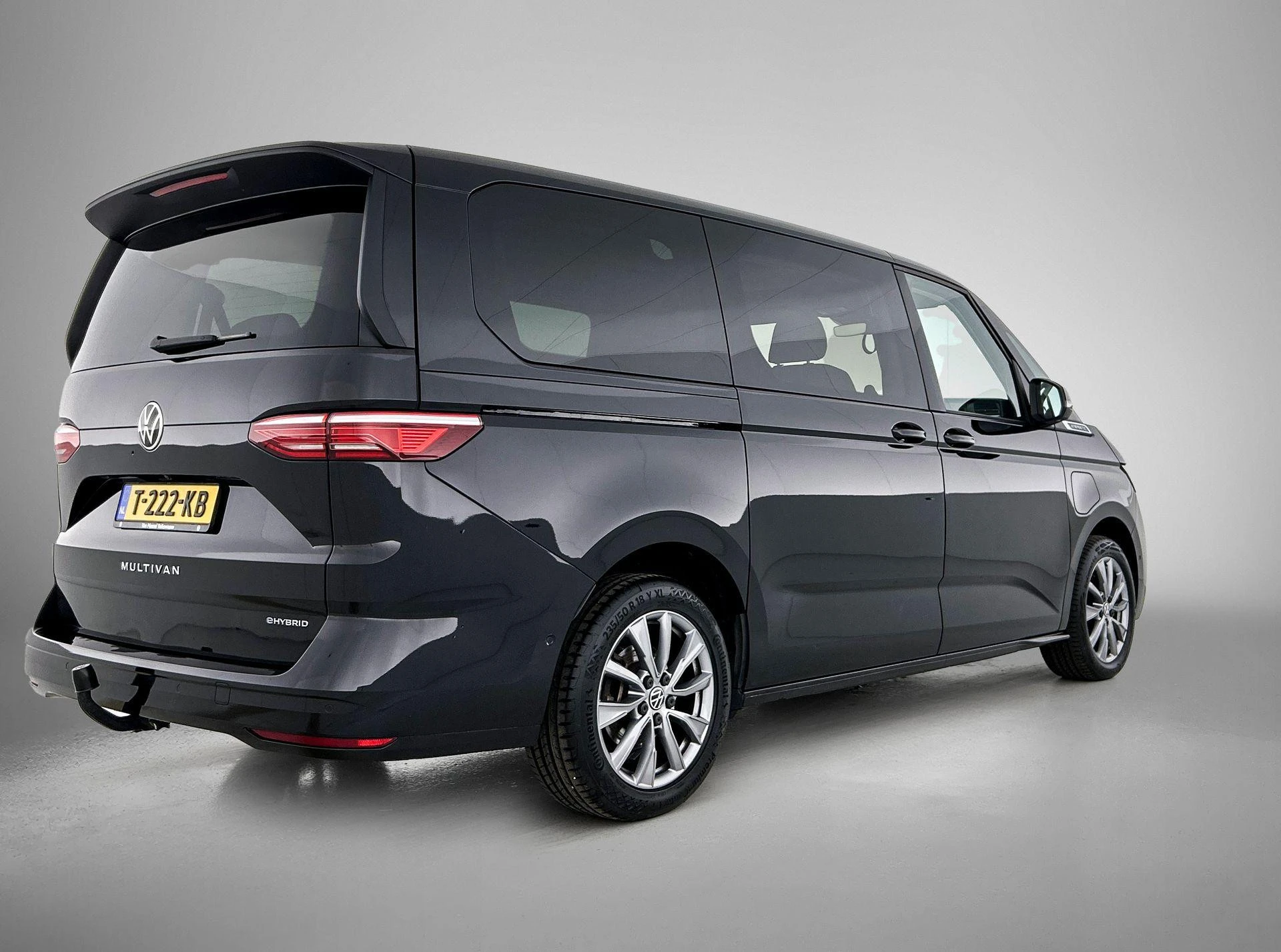 Volkswagen-Multivan-image-3