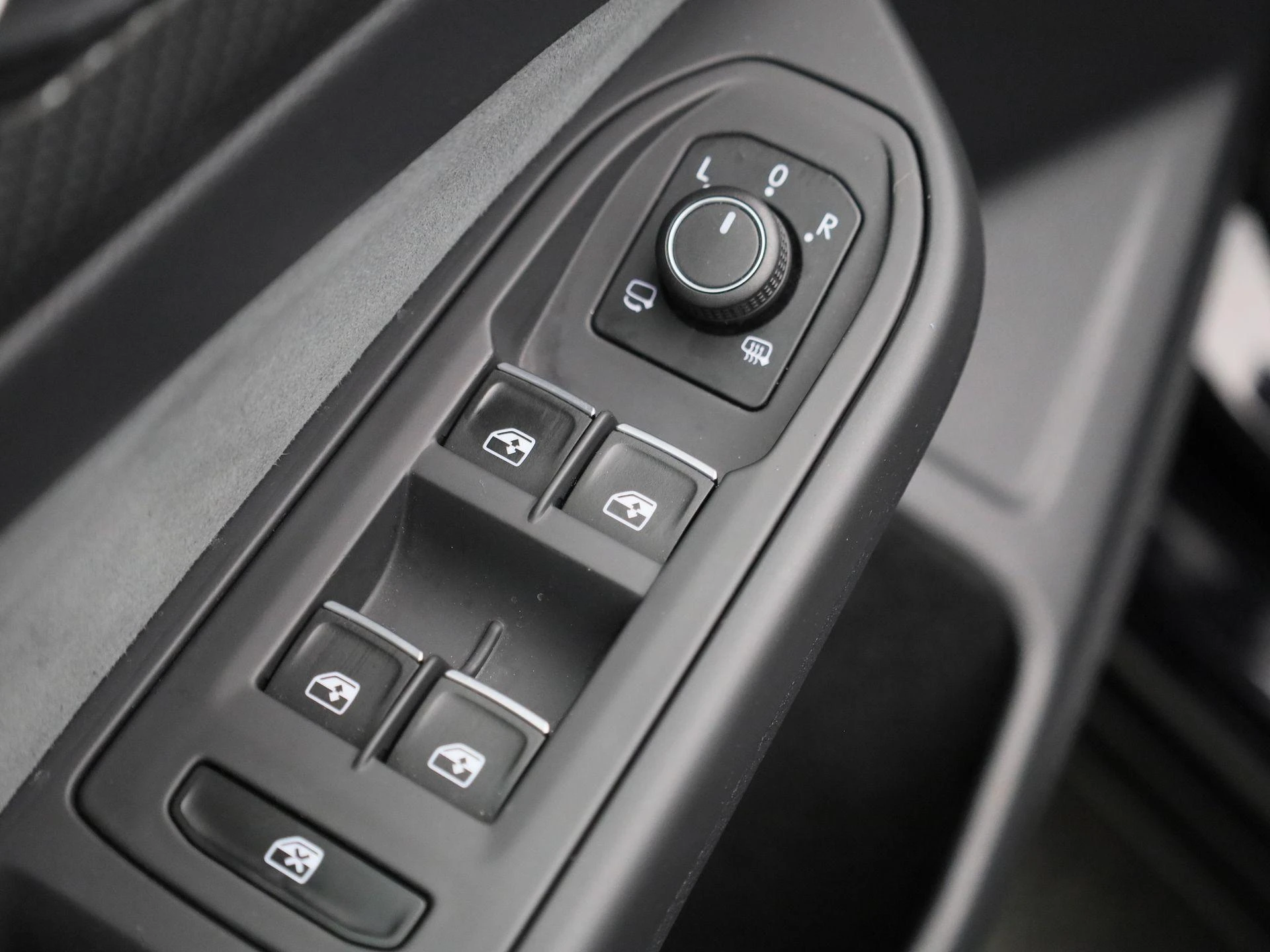 Volkswagen-Golf-image-33