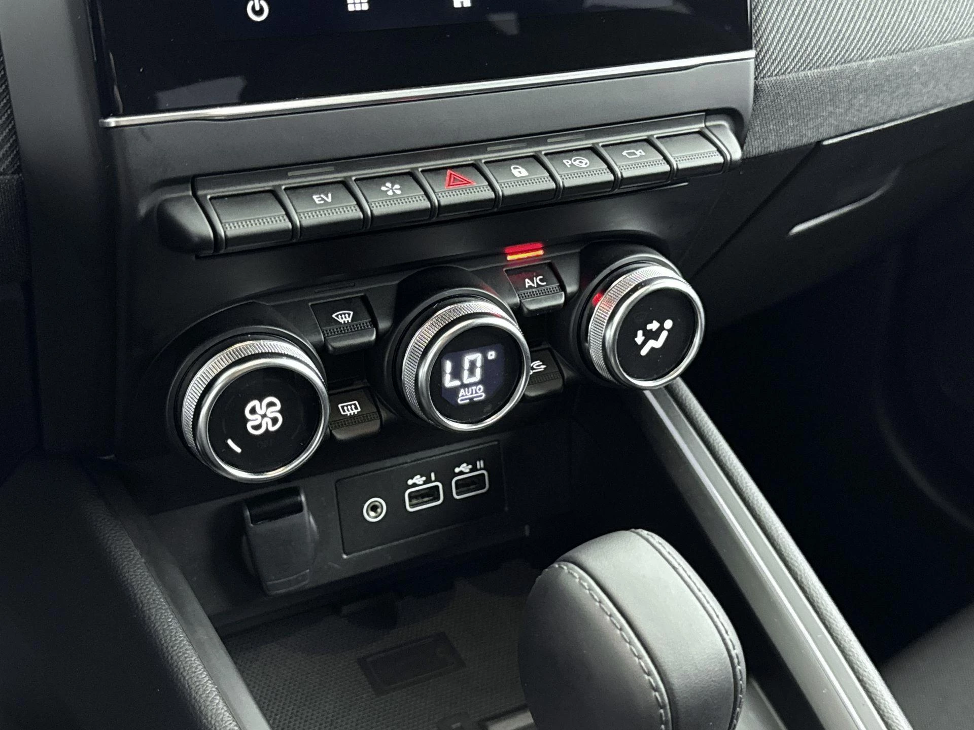 Renault-Clio-image-17