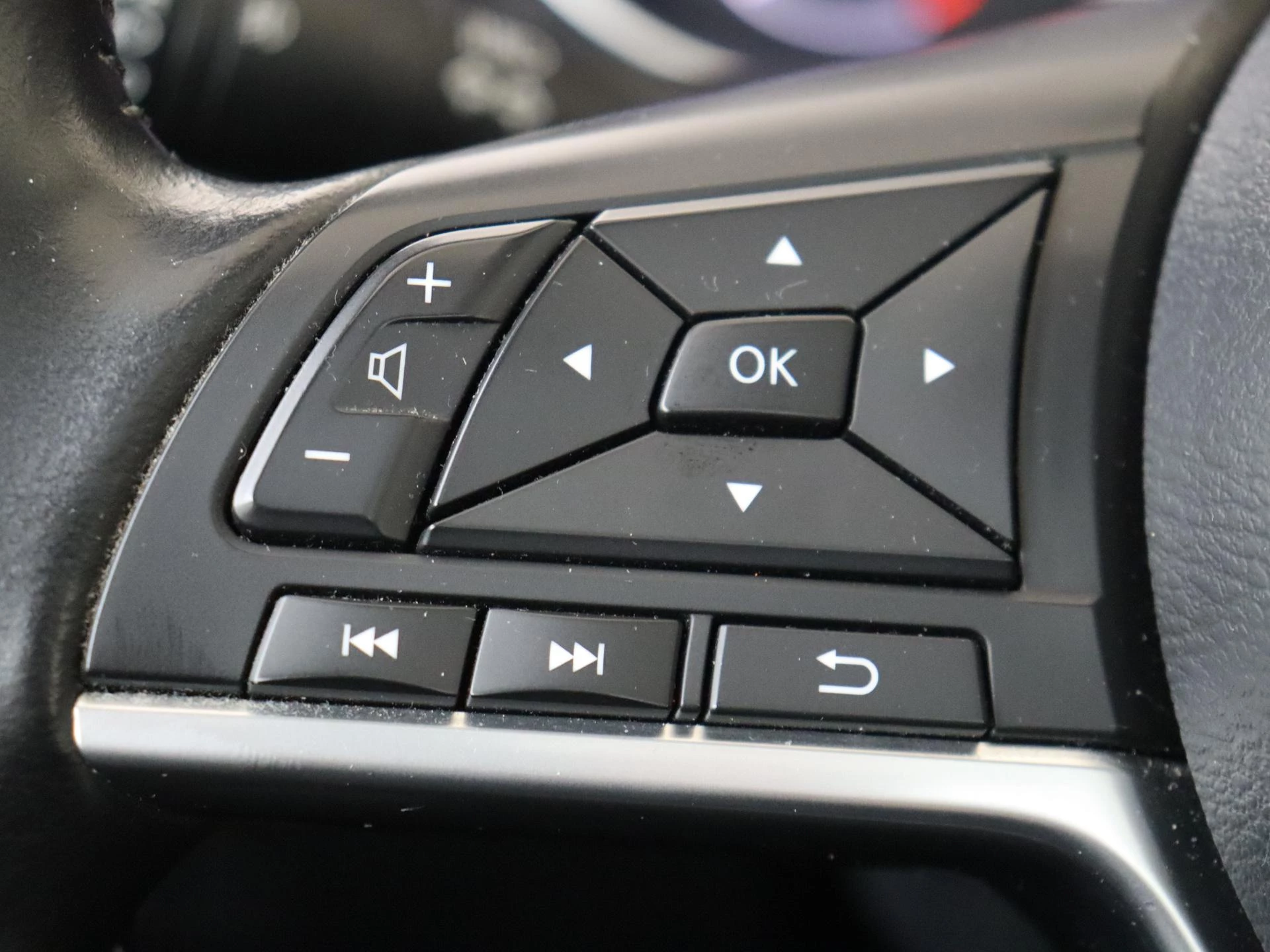 Nissan-QASHQAI-image-16