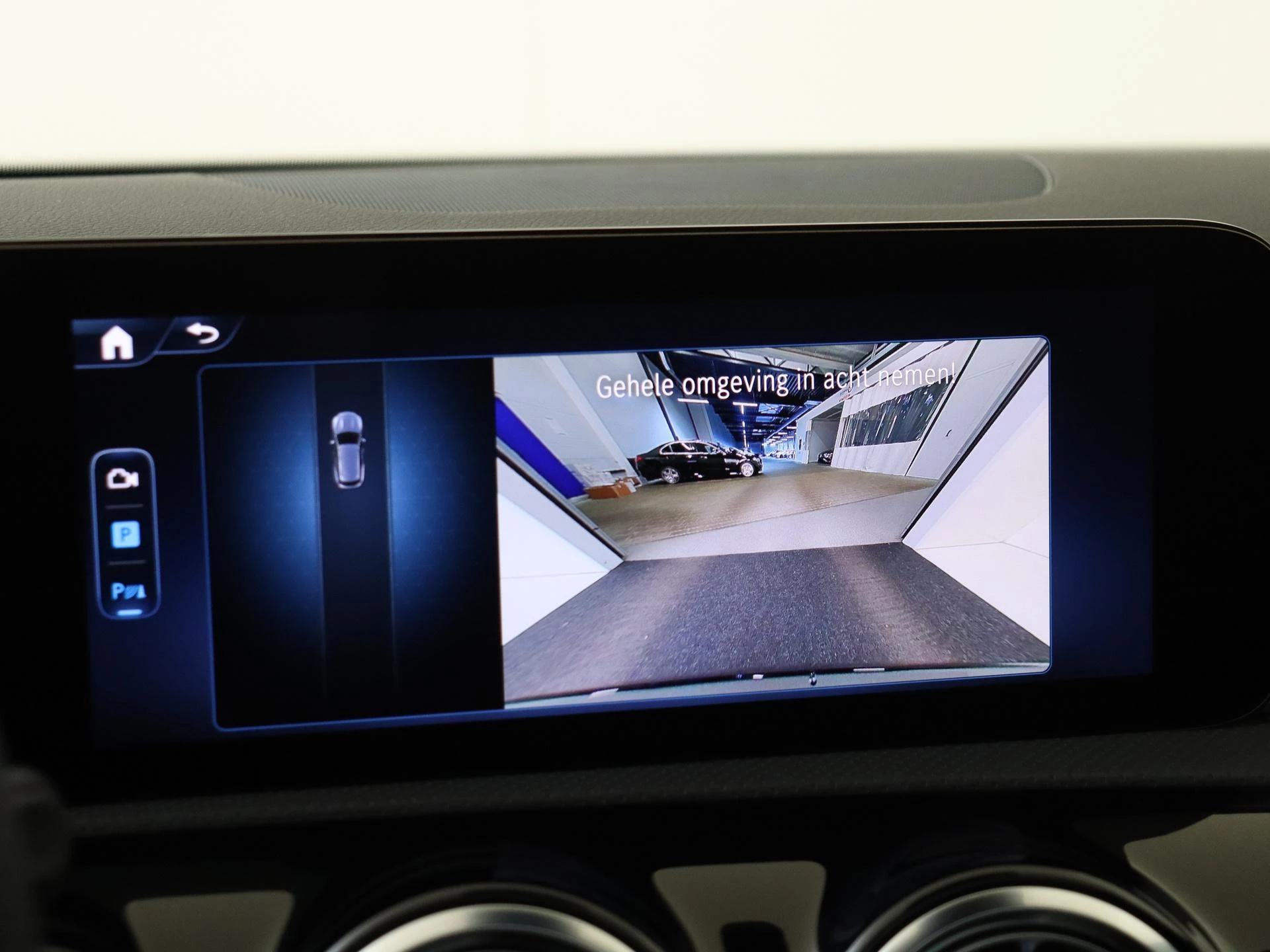 Mercedes-Benz-CLA-image-18