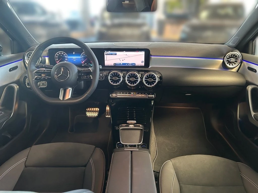 Mercedes-Benz-A-Klasse 200-image-11