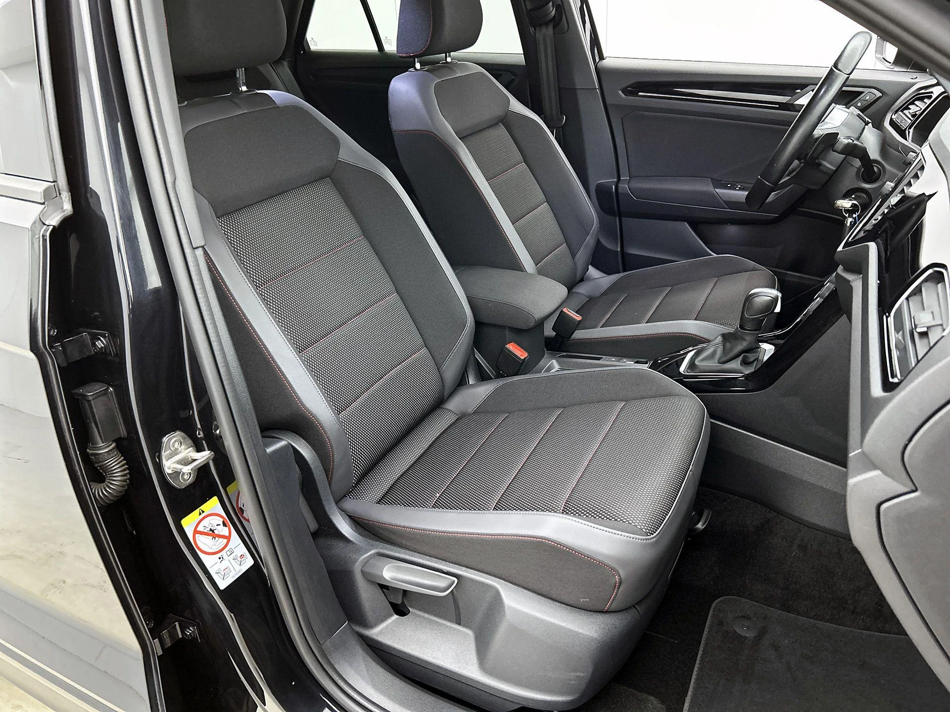 Volkswagen T-Roc 1.5 TSI R-Line | 150 PK