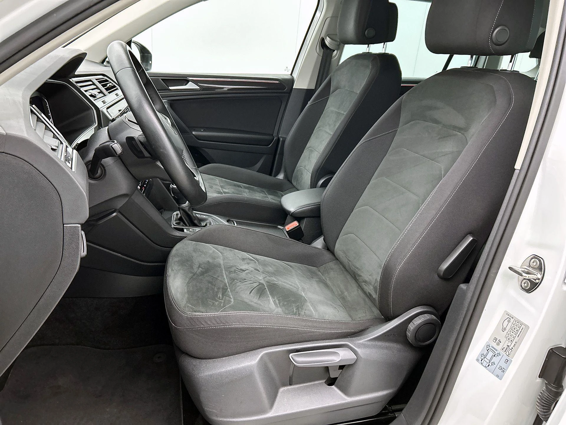 Volkswagen Tiguan 1.5 TSI Elegance | 150 PK |