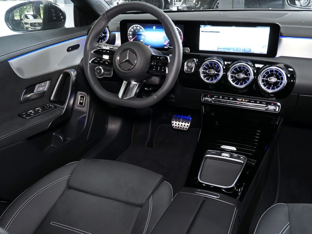 Mercedes-Benz-CLA 200 d-image-9