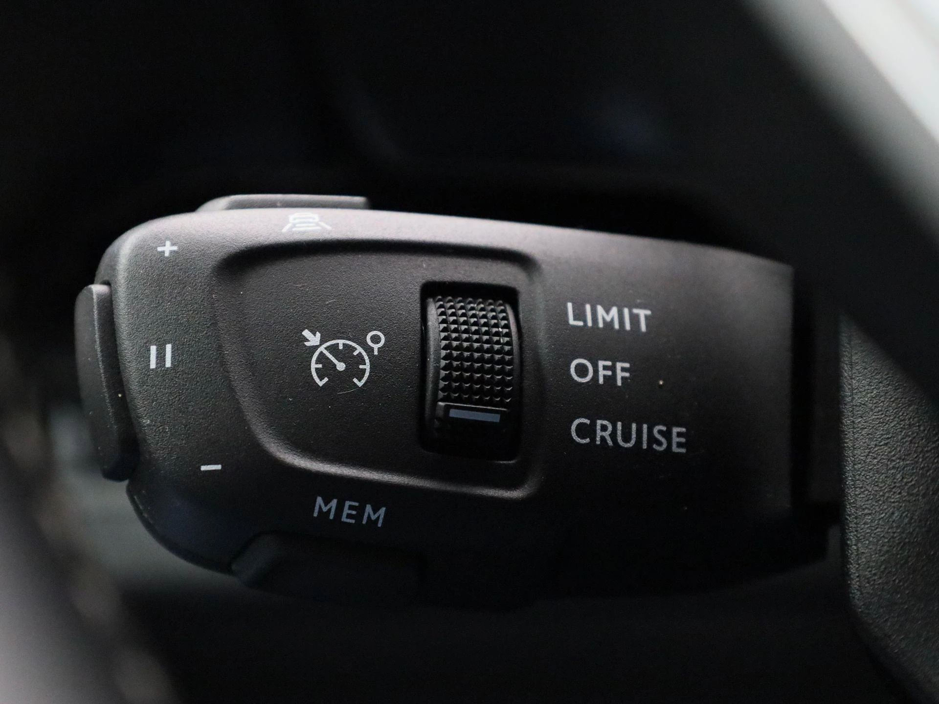 Peugeot-5008-image-19
