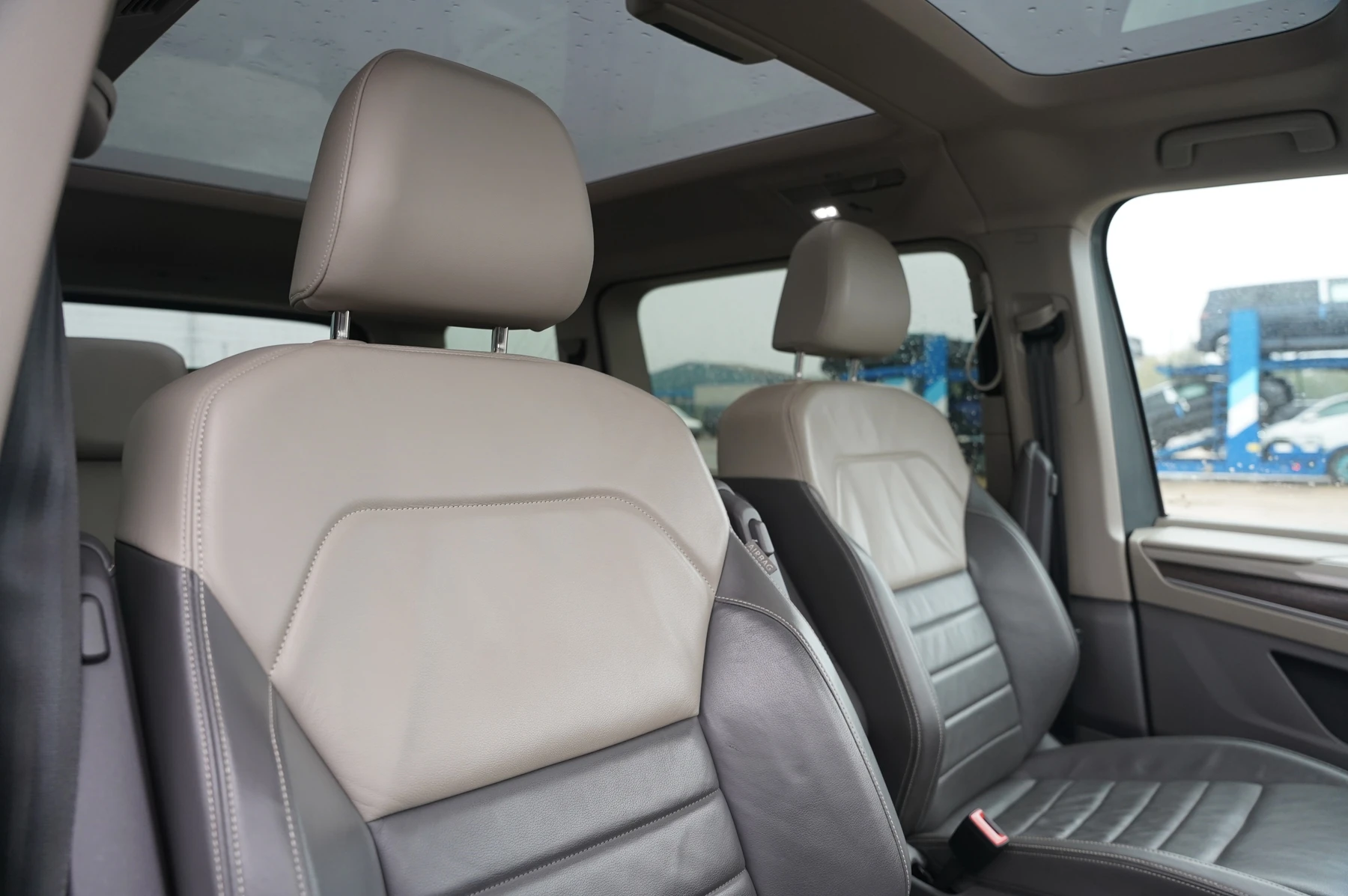 Volkswagen-Multivan-image-24