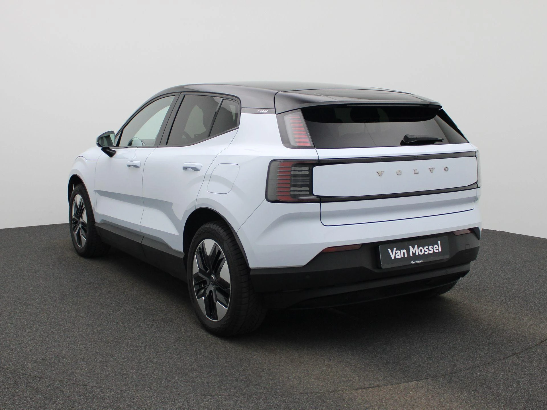 Volvo-EX30-image-1
