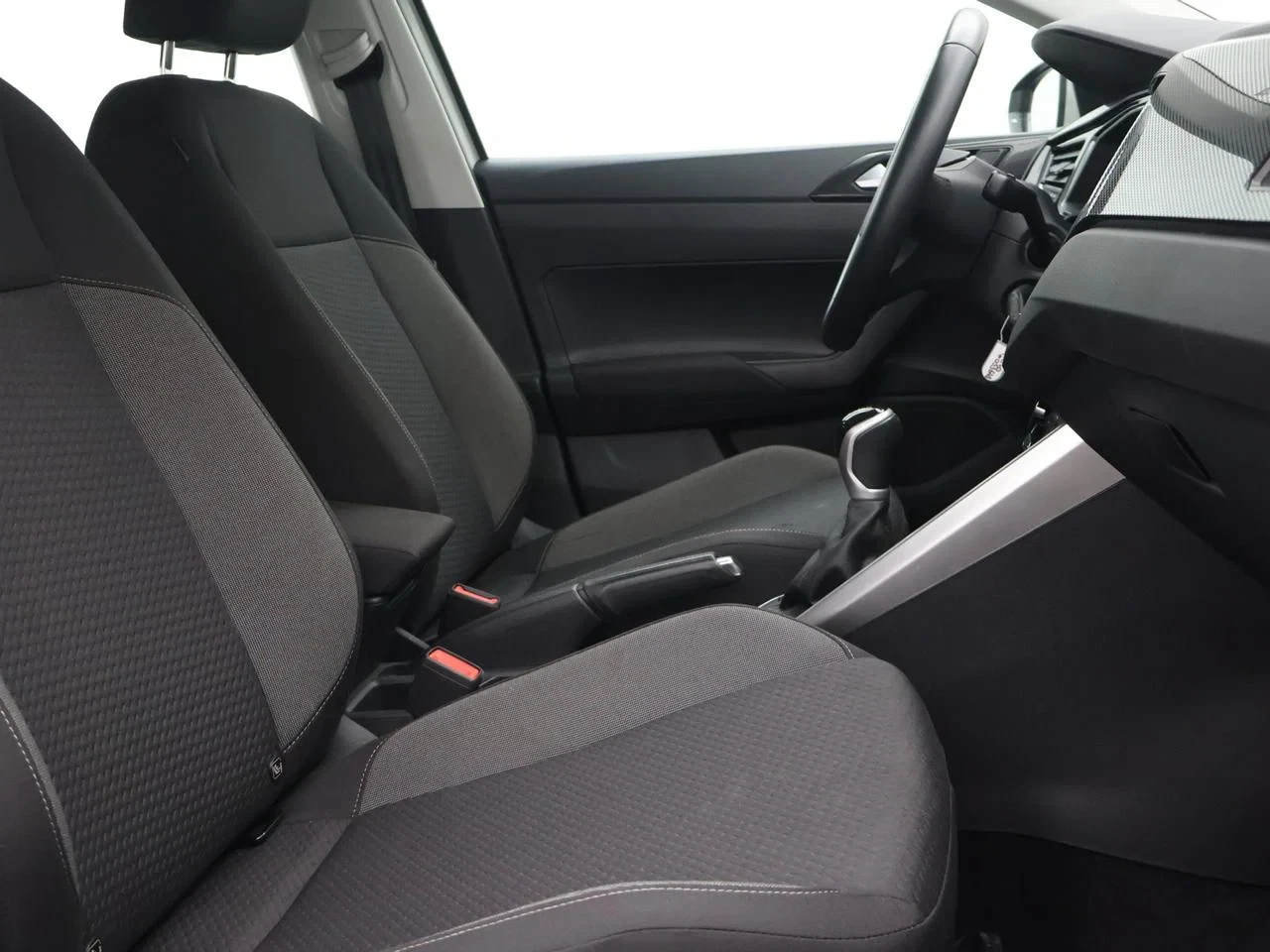 Volkswagen-Polo-image-5
