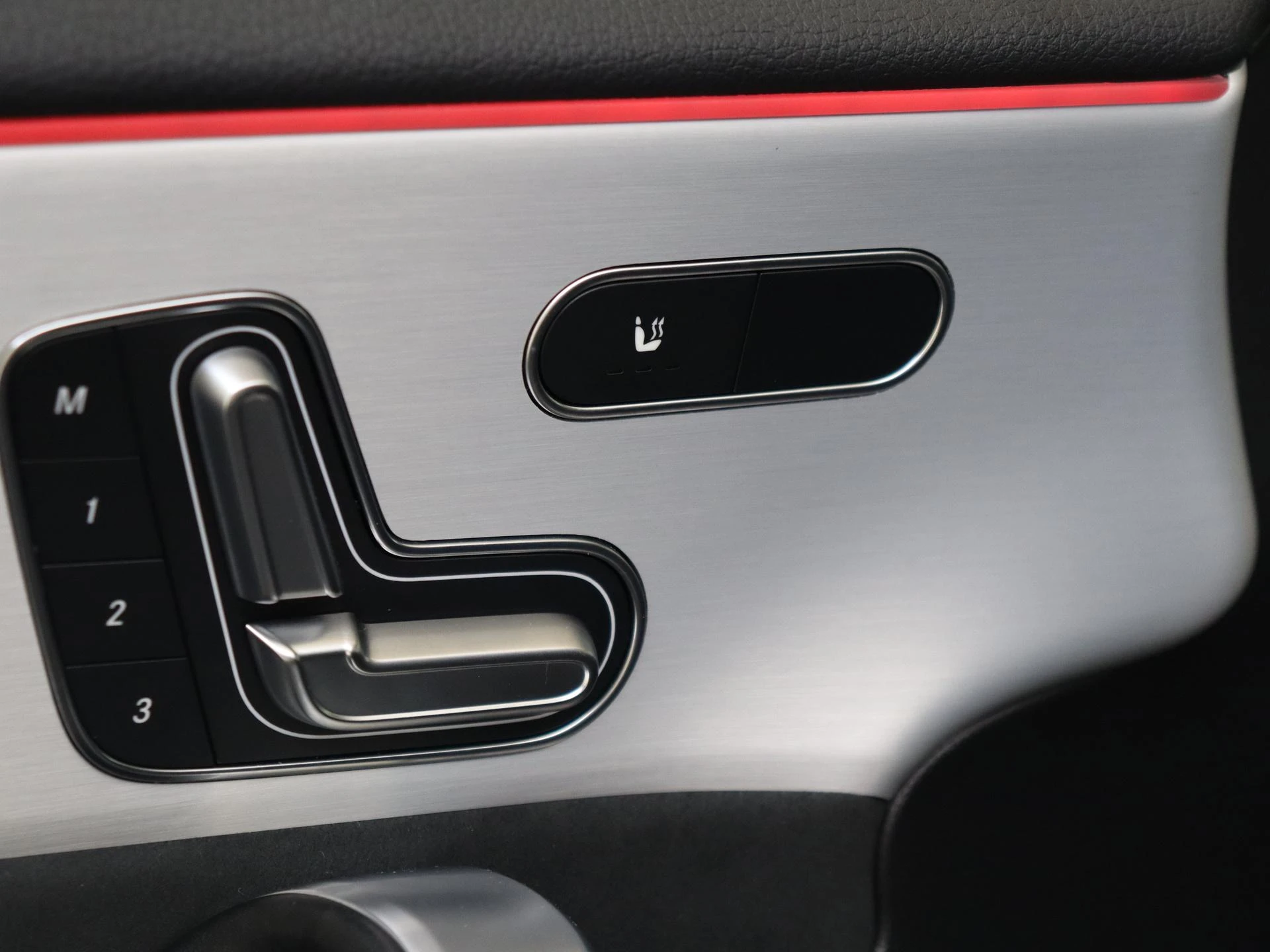 Mercedes-Benz-CLA-image-25