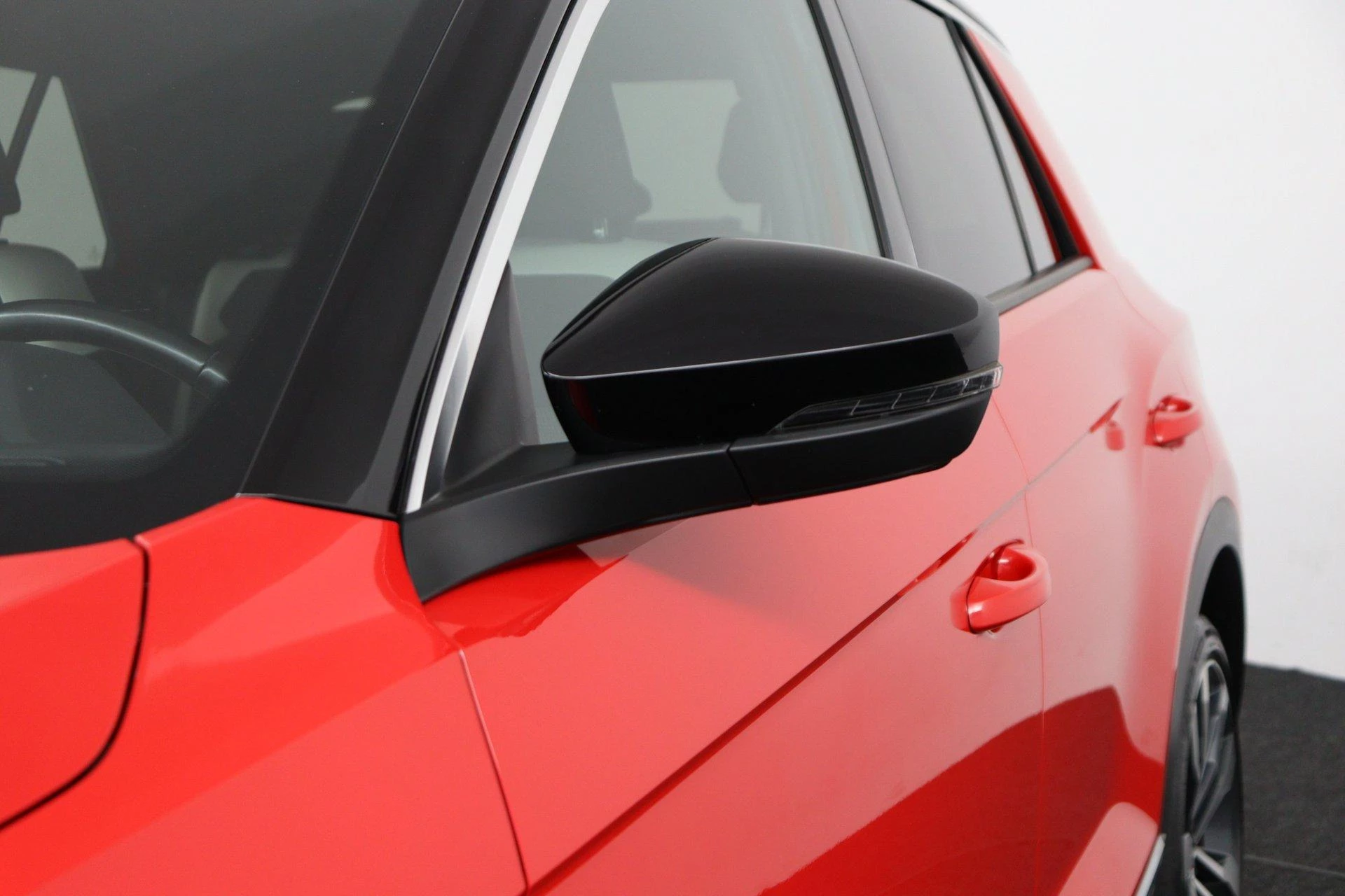 Volkswagen-T-Roc-image-29