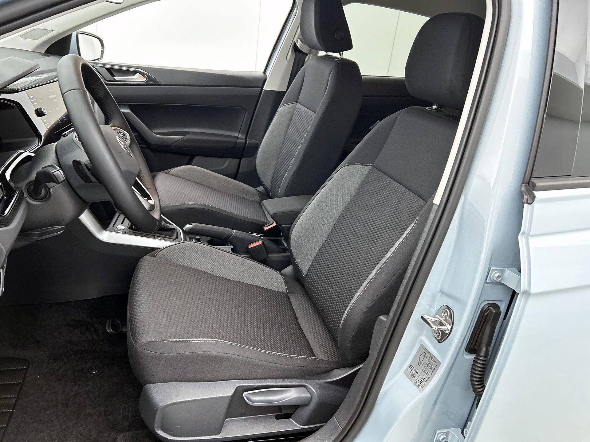 Volkswagen-Polo-image-38