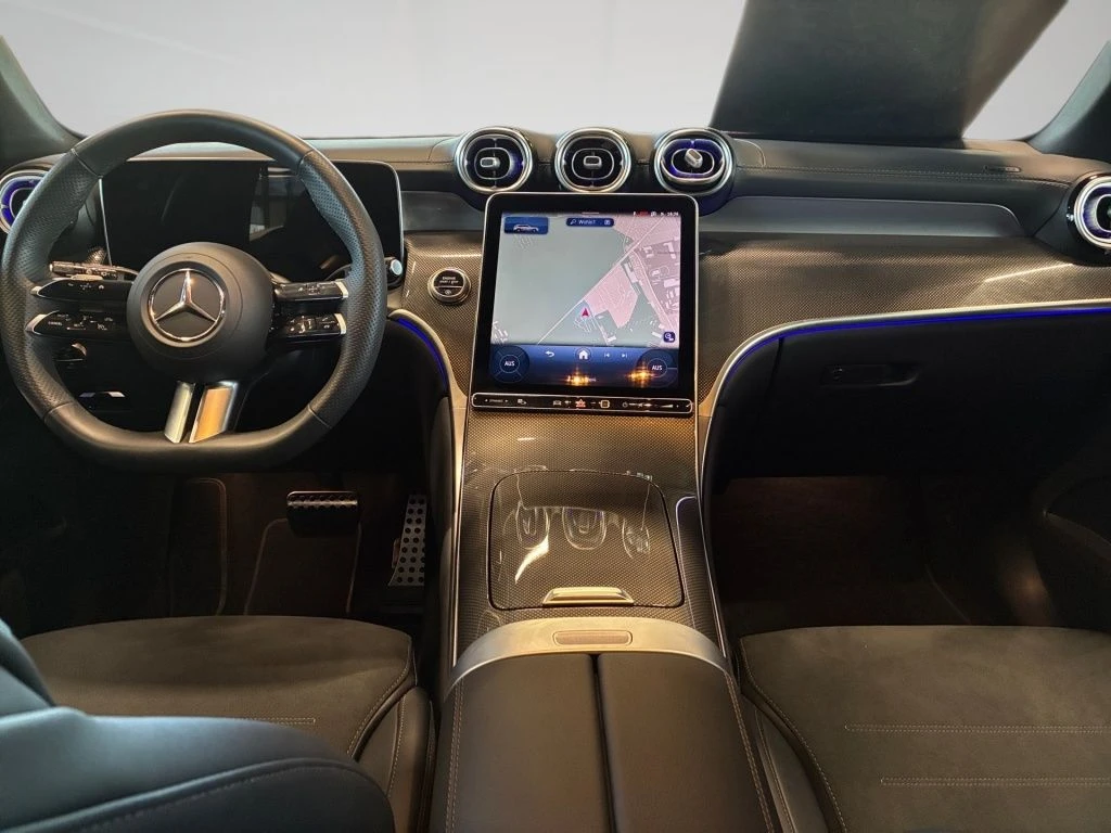 Mercedes-Benz-GLC 300 d-image-11