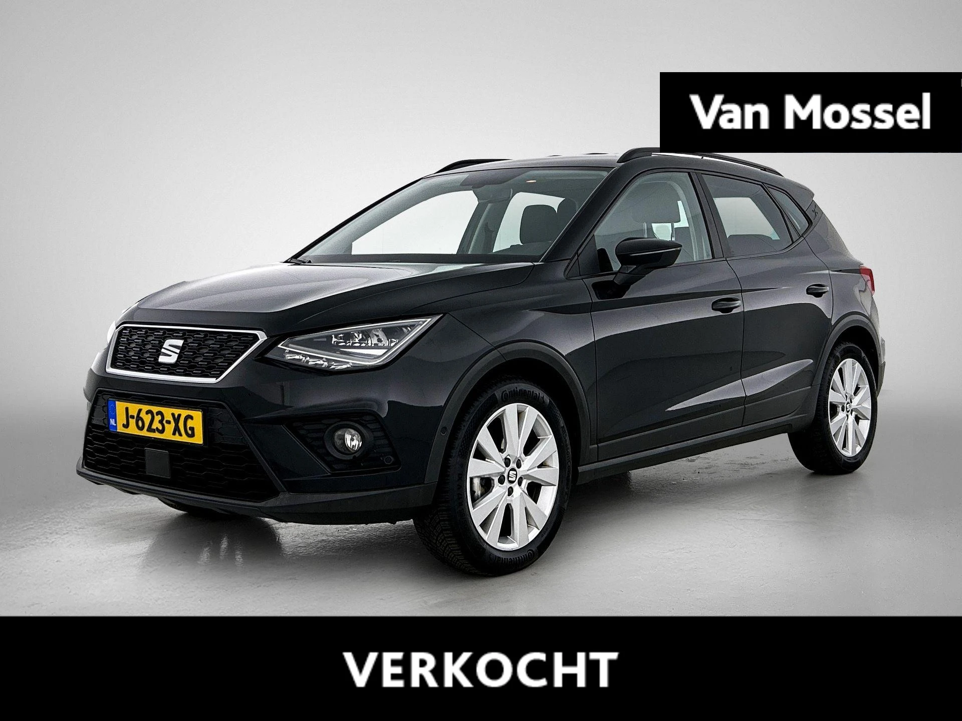 SEAT-Arona-image-0