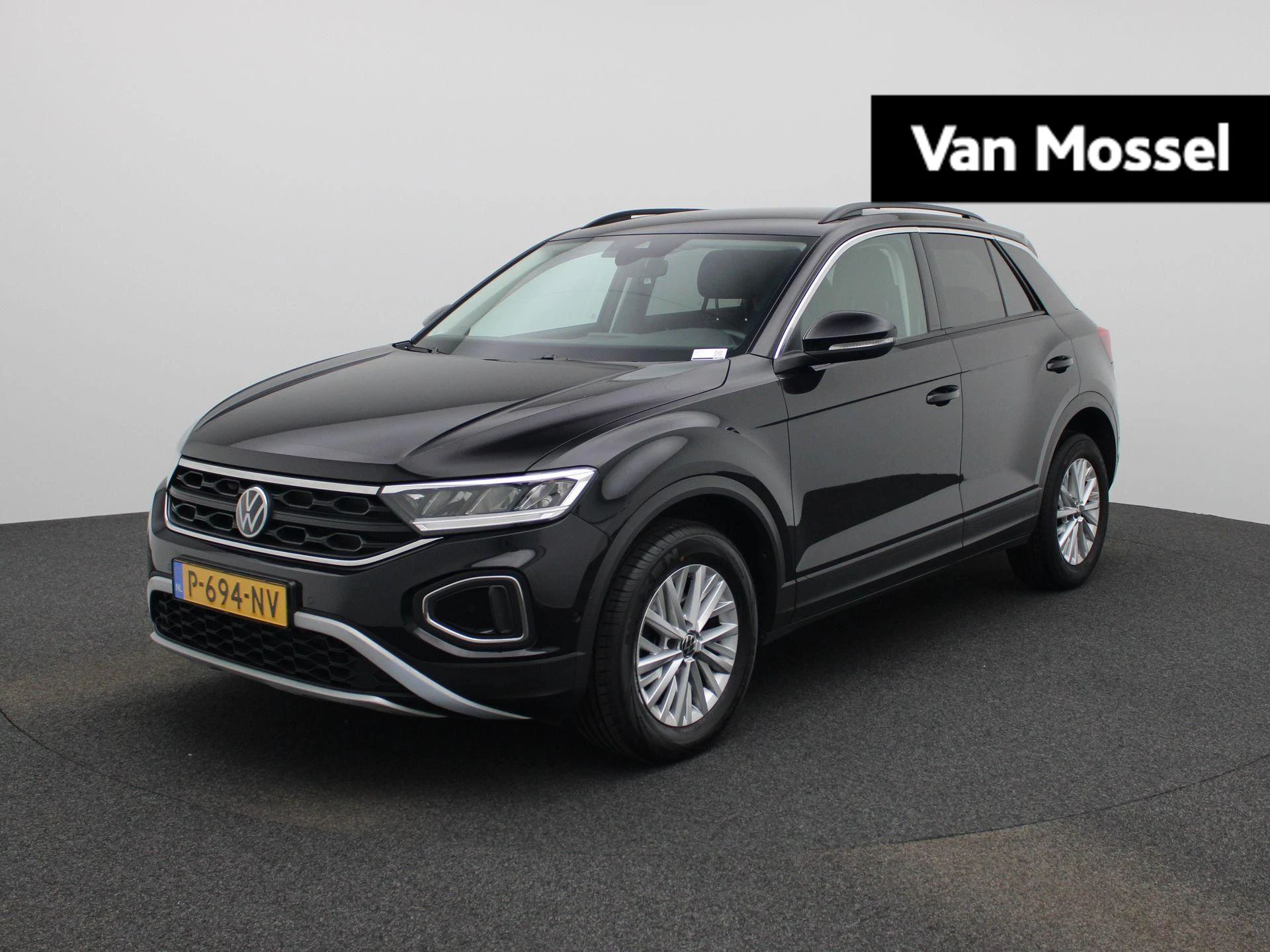 Volkswagen-T-Roc-image-0
