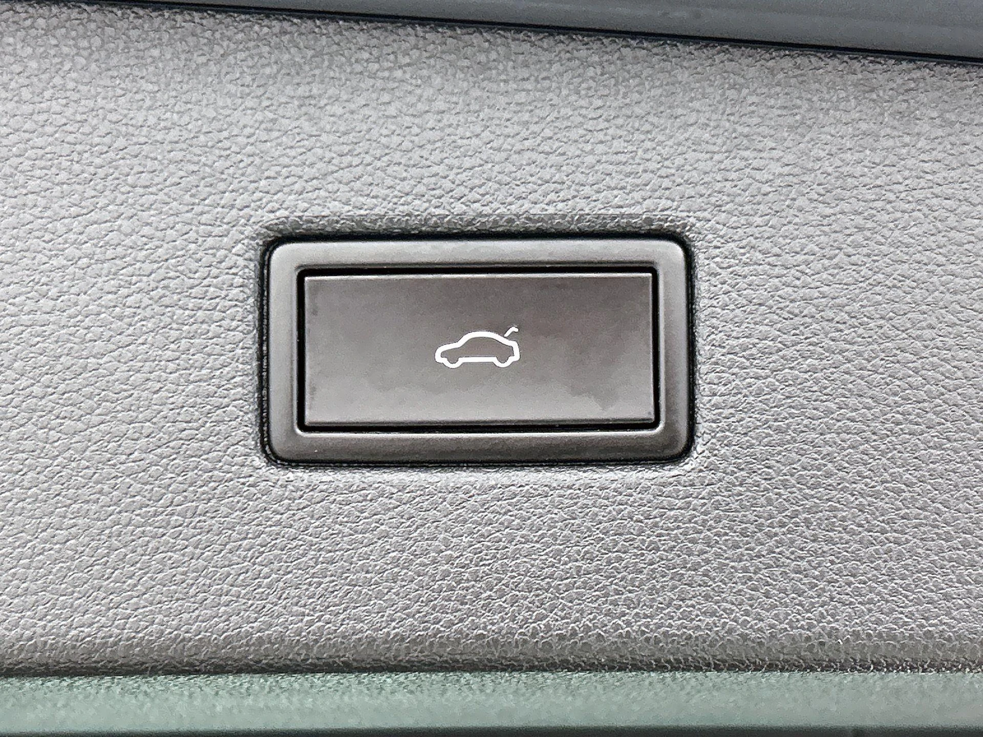Volkswagen-Tiguan-image-16