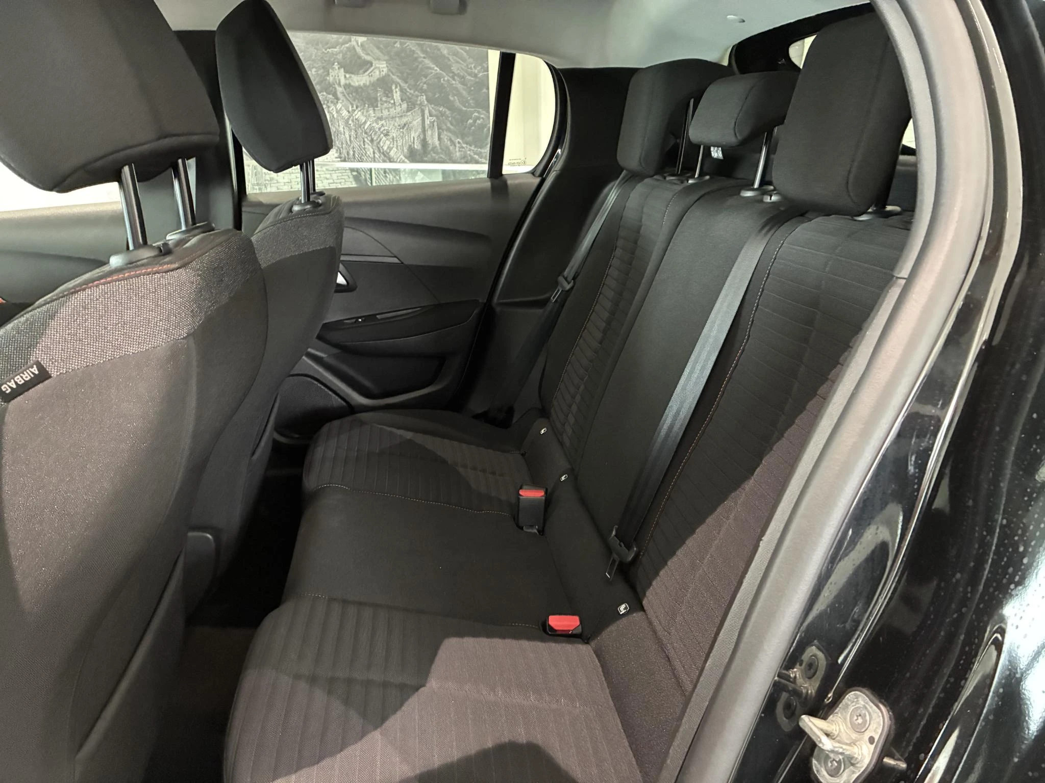 Peugeot-208-image-17