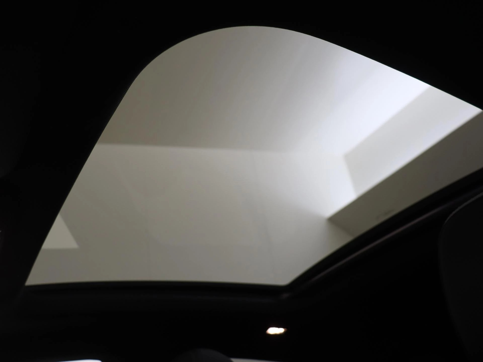 Mercedes-Benz-GLE-image-33