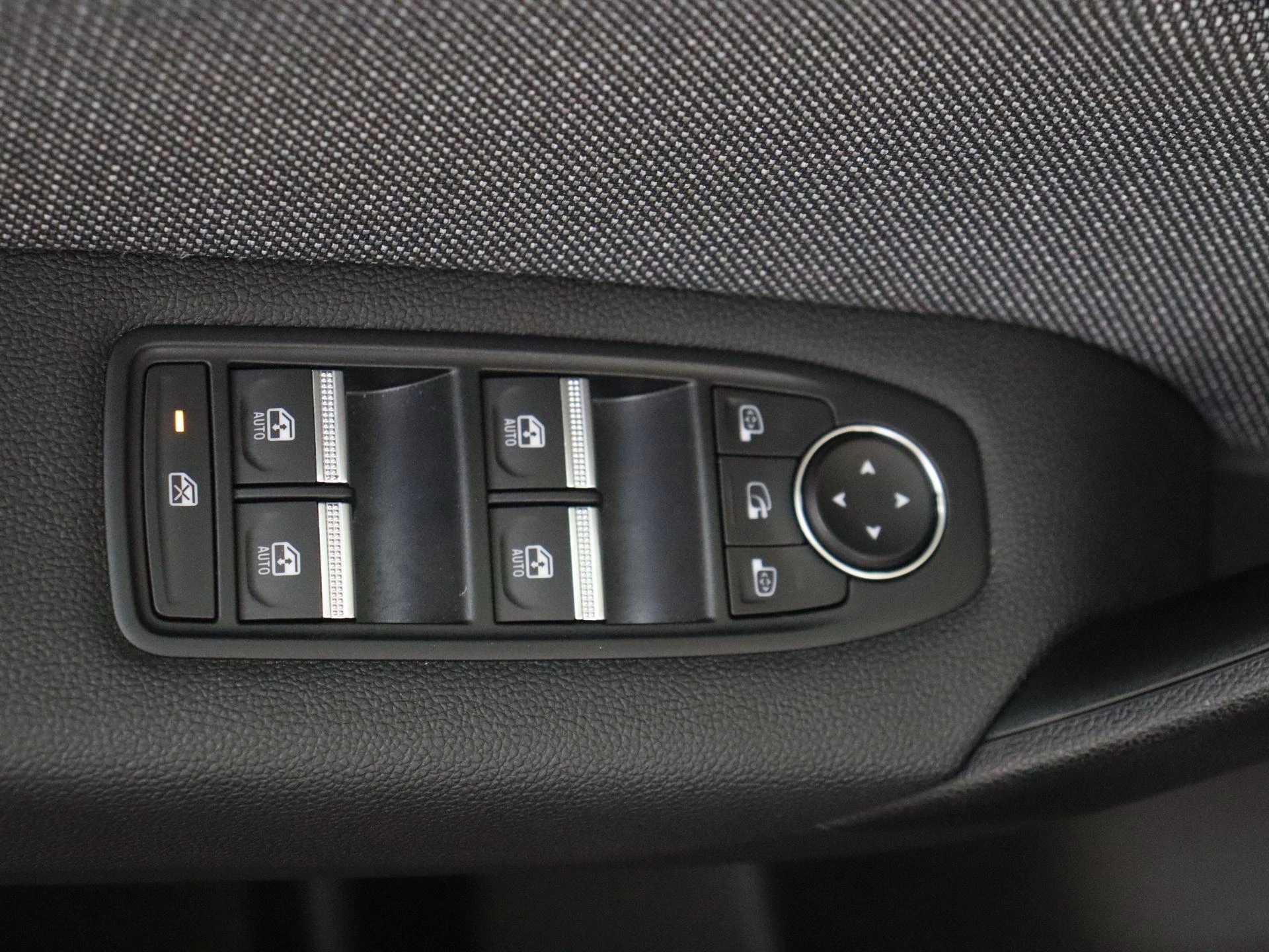 Renault-Captur-image-22