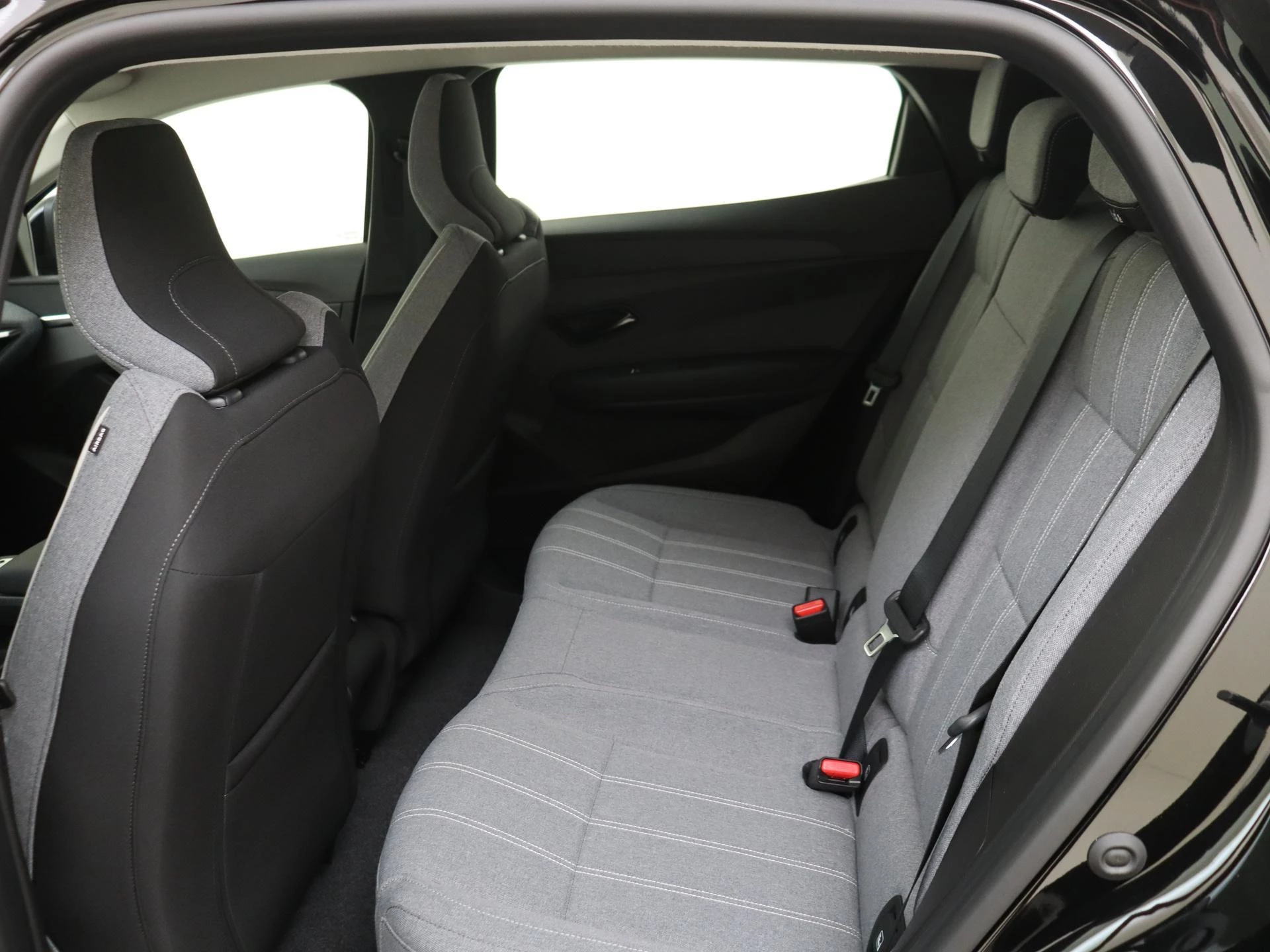 Renault-Megane E-Tech-image-4