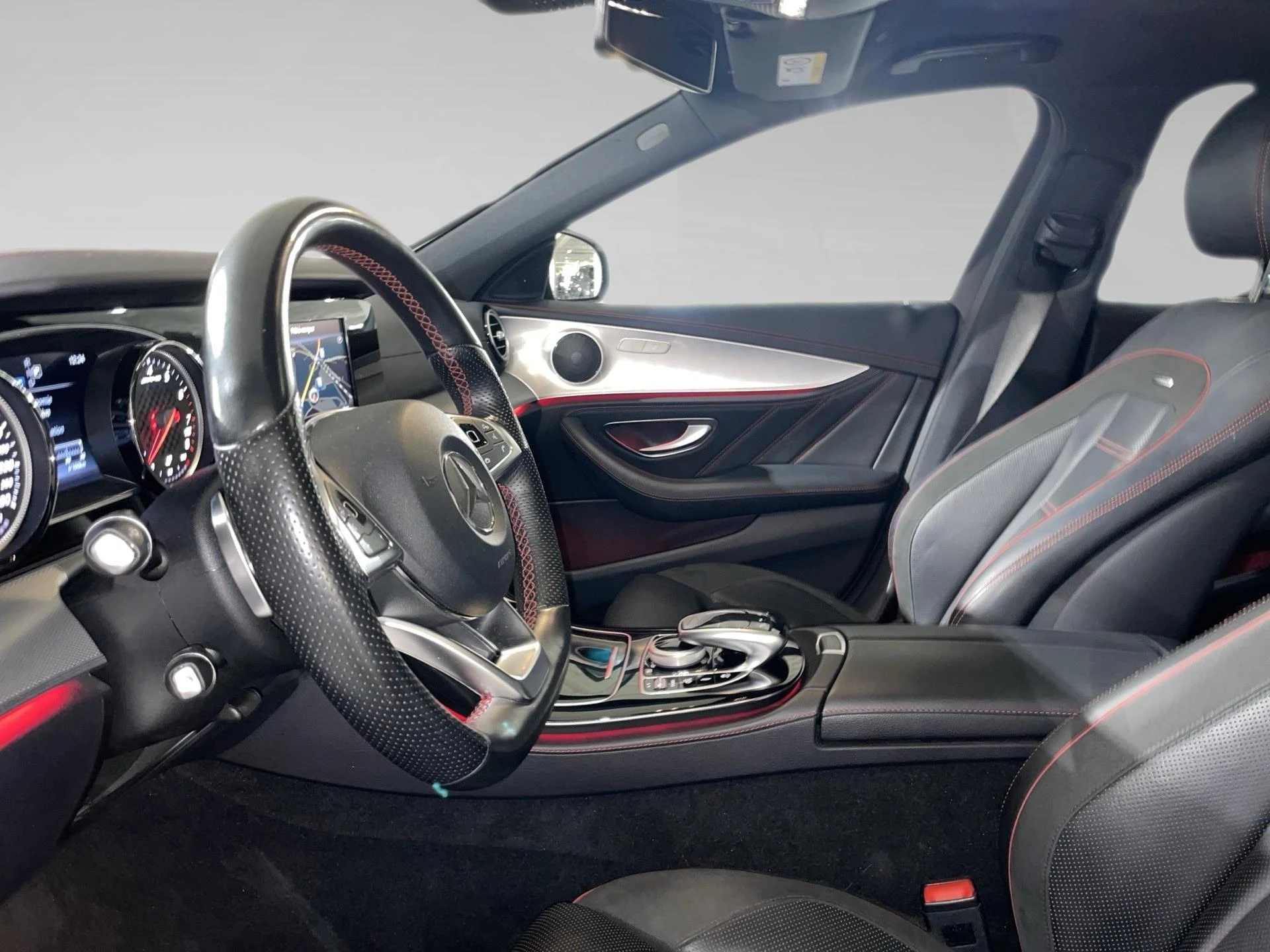 Mercedes-Benz-Classe E-image-3