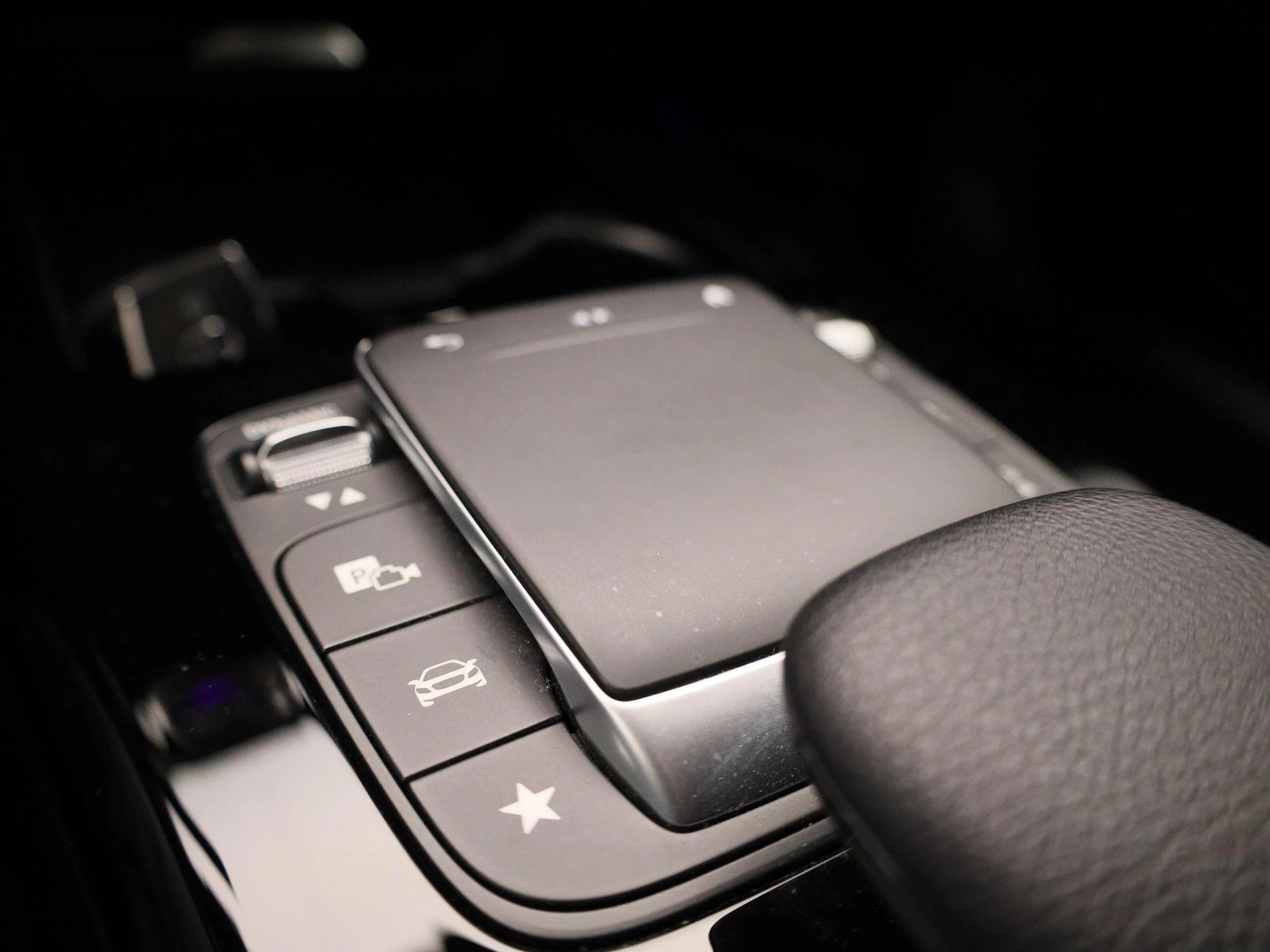 Mercedes-Benz-CLA-image-26