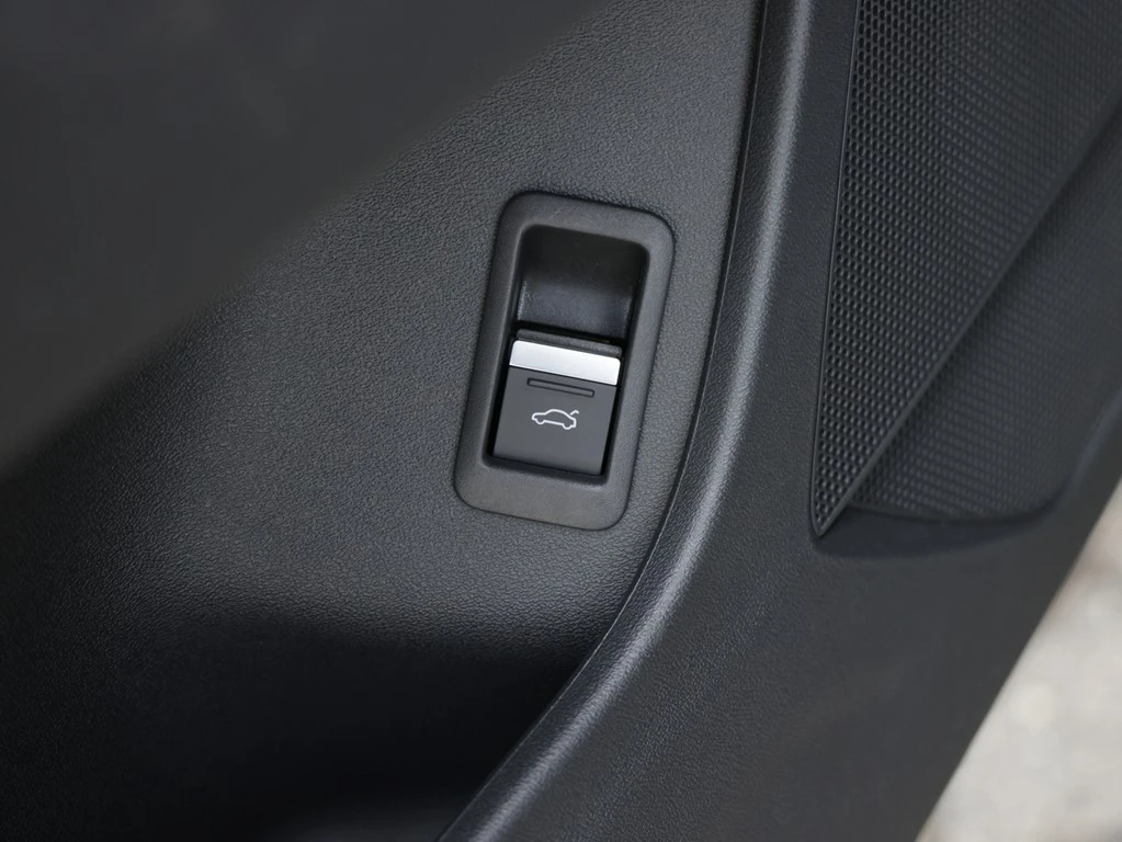 Audi Q4 e-tron 45 S line