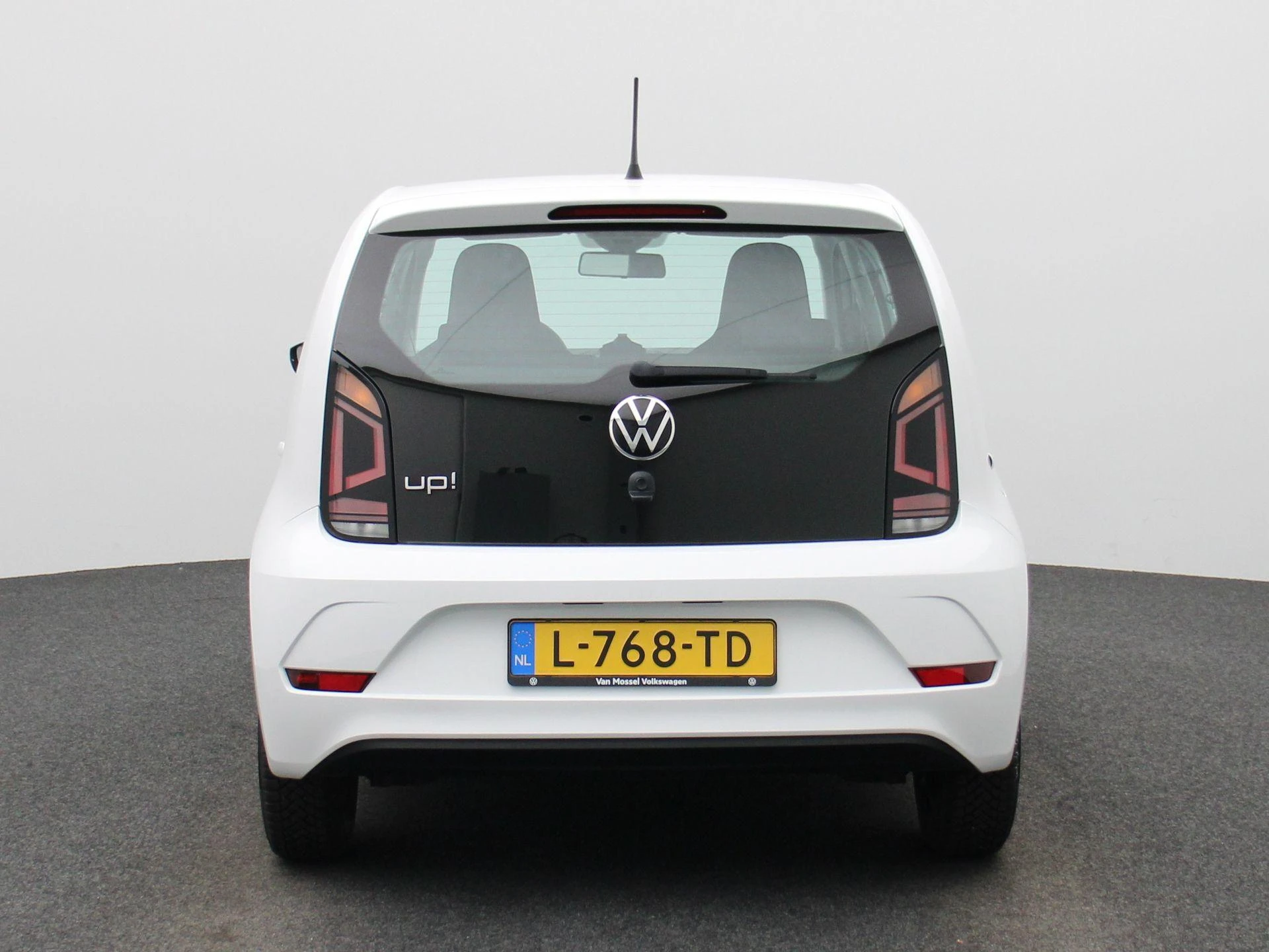 Volkswagen-up!-image-4
