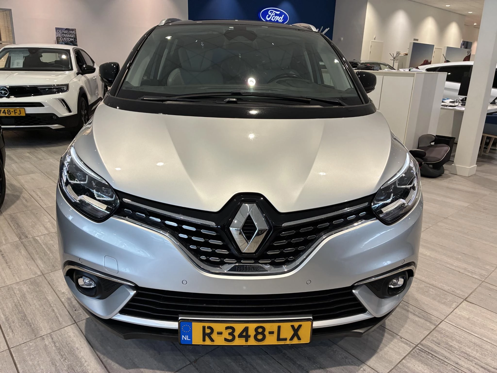 Renault-Grand Scénic-image-6