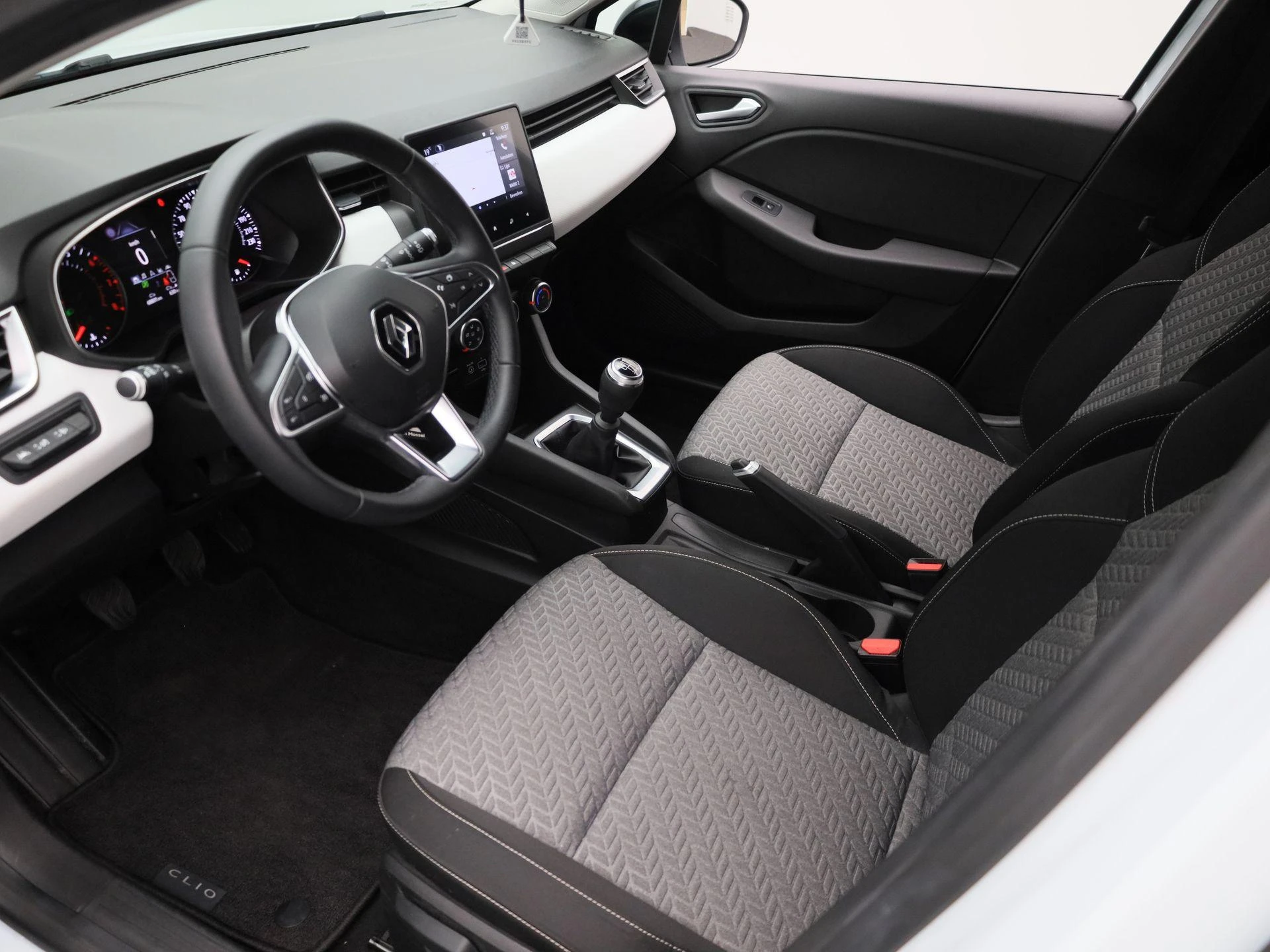Renault-Clio-image-14