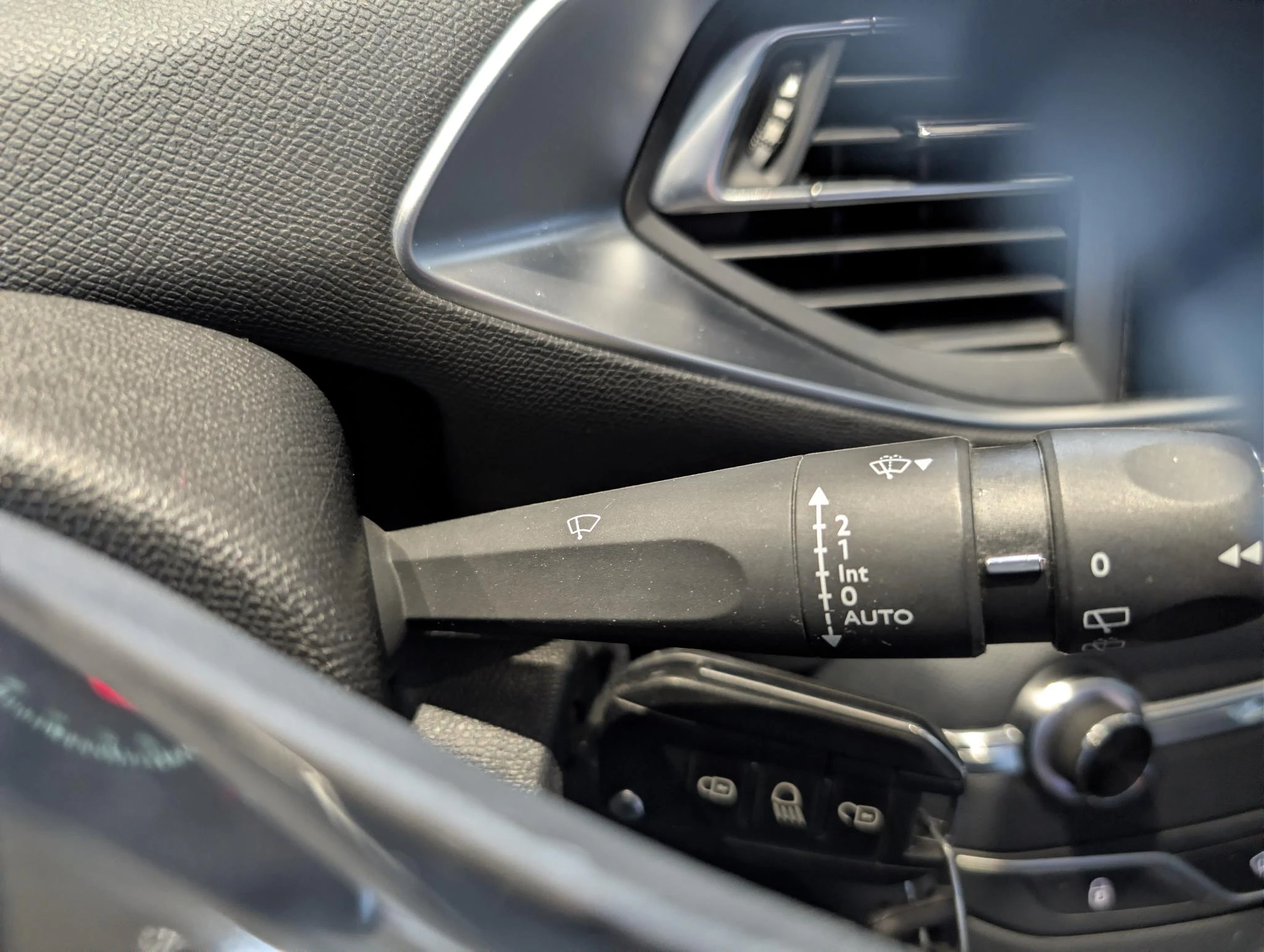 Peugeot-308-image-13