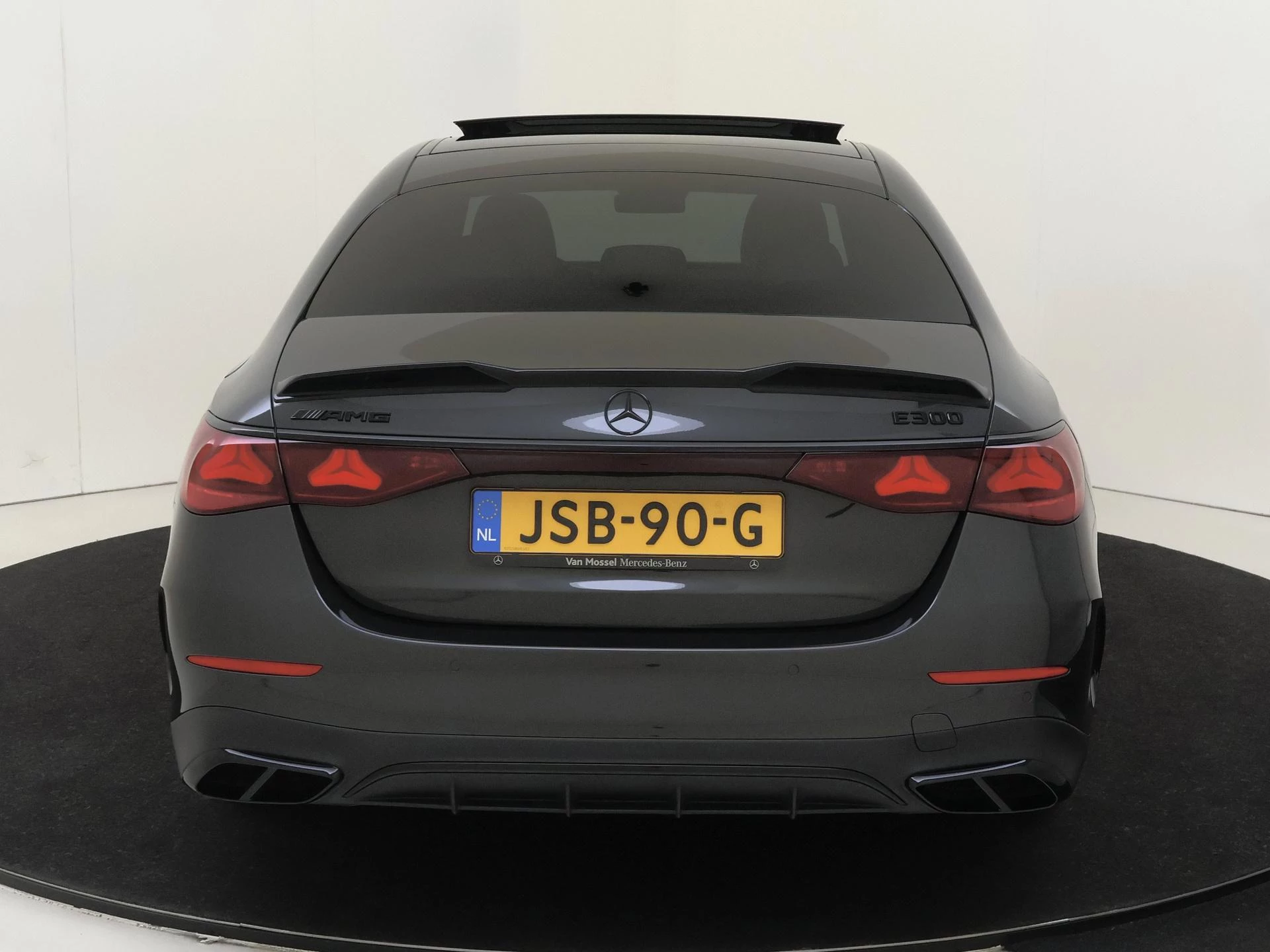 Mercedes-Benz E-Klasse 300 e AMG-Line